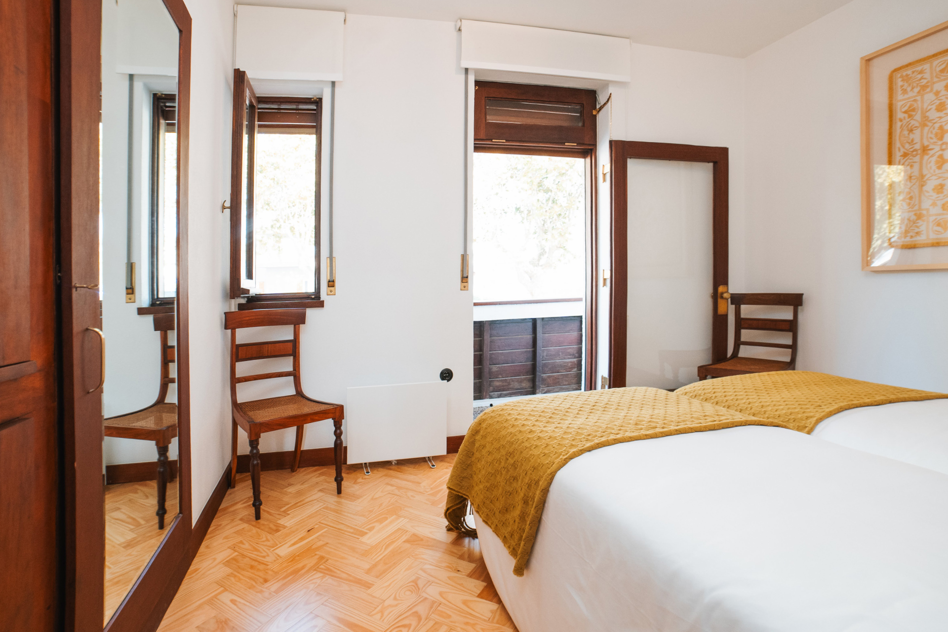 casa-dabreu-neto_house_porto-portugal_interior-two-beds.jpg