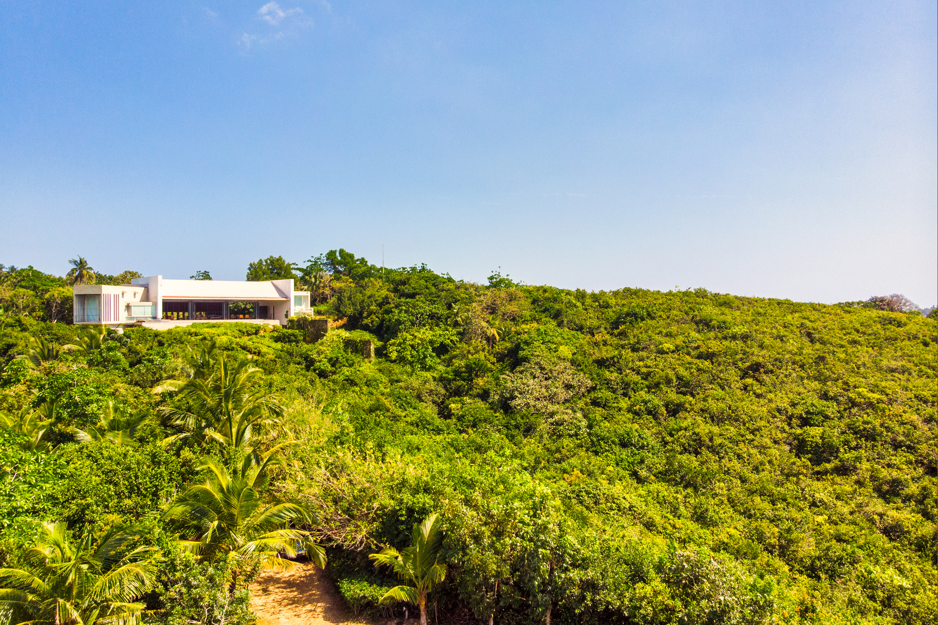 villa-vista-mirissa_villa_Mirissa-sri-lanka_exterior-drone-villa.jpg