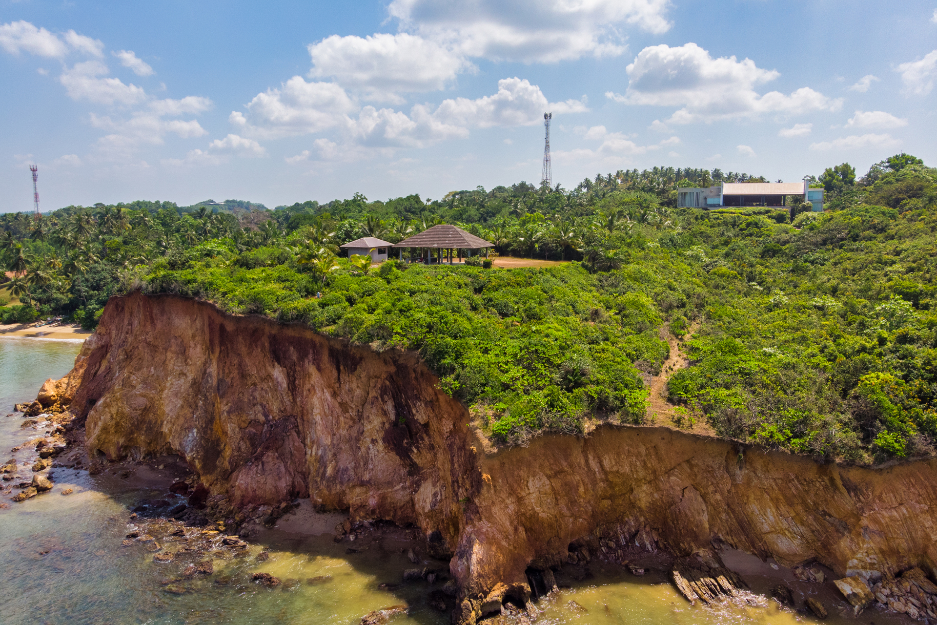 villa-vista-mirissa_villa_Mirissa-sri-lanka_exterior-drone-villa-design.jpg