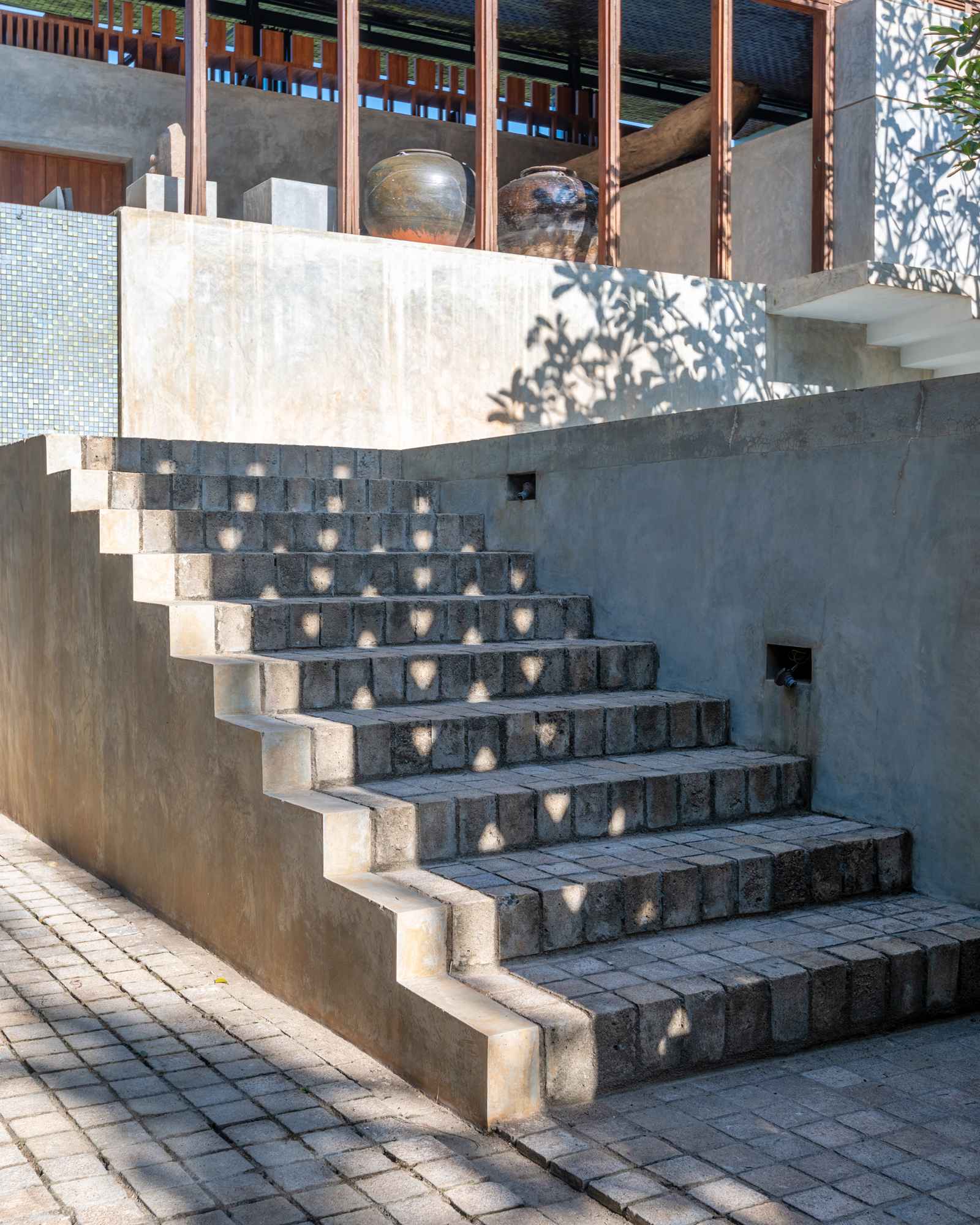 villa-vista-mirissa_villa_Mirissa-sri-lanka_exterior-stairs.jpg