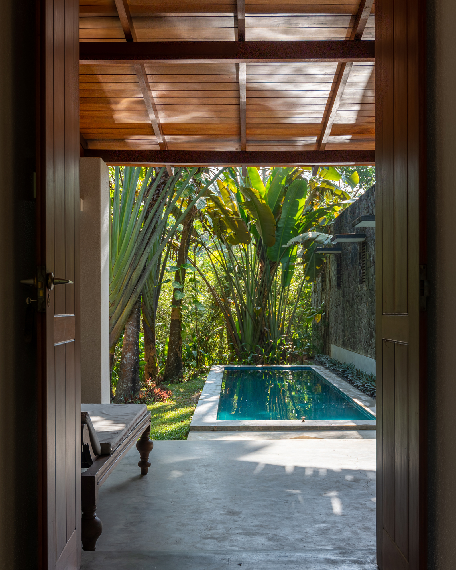 villa-vista-mirissa_villa_Mirissa-sri-lanka_interior-cottage-pool.jpg