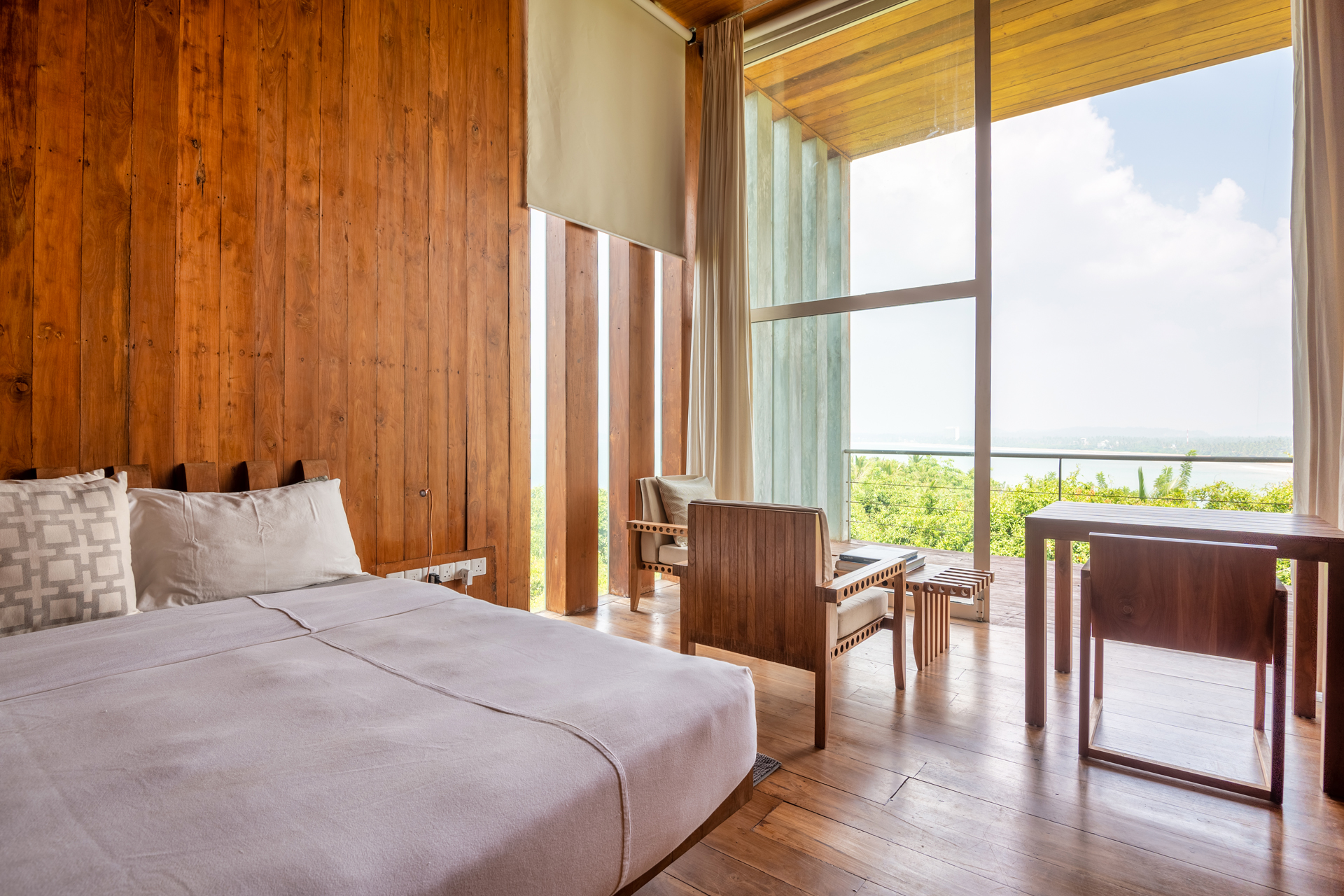 villa-vista-mirissa_villa_Mirissa-sri-lanka_interior-master-bedroom-design.jpg