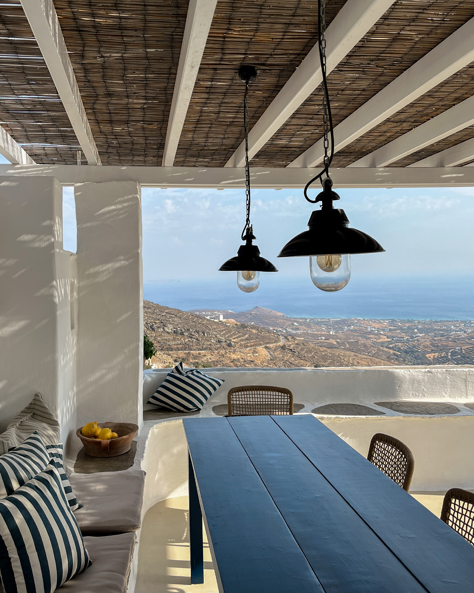 the-artist-house_house_tinos-greece_exterior-table-view.jpg