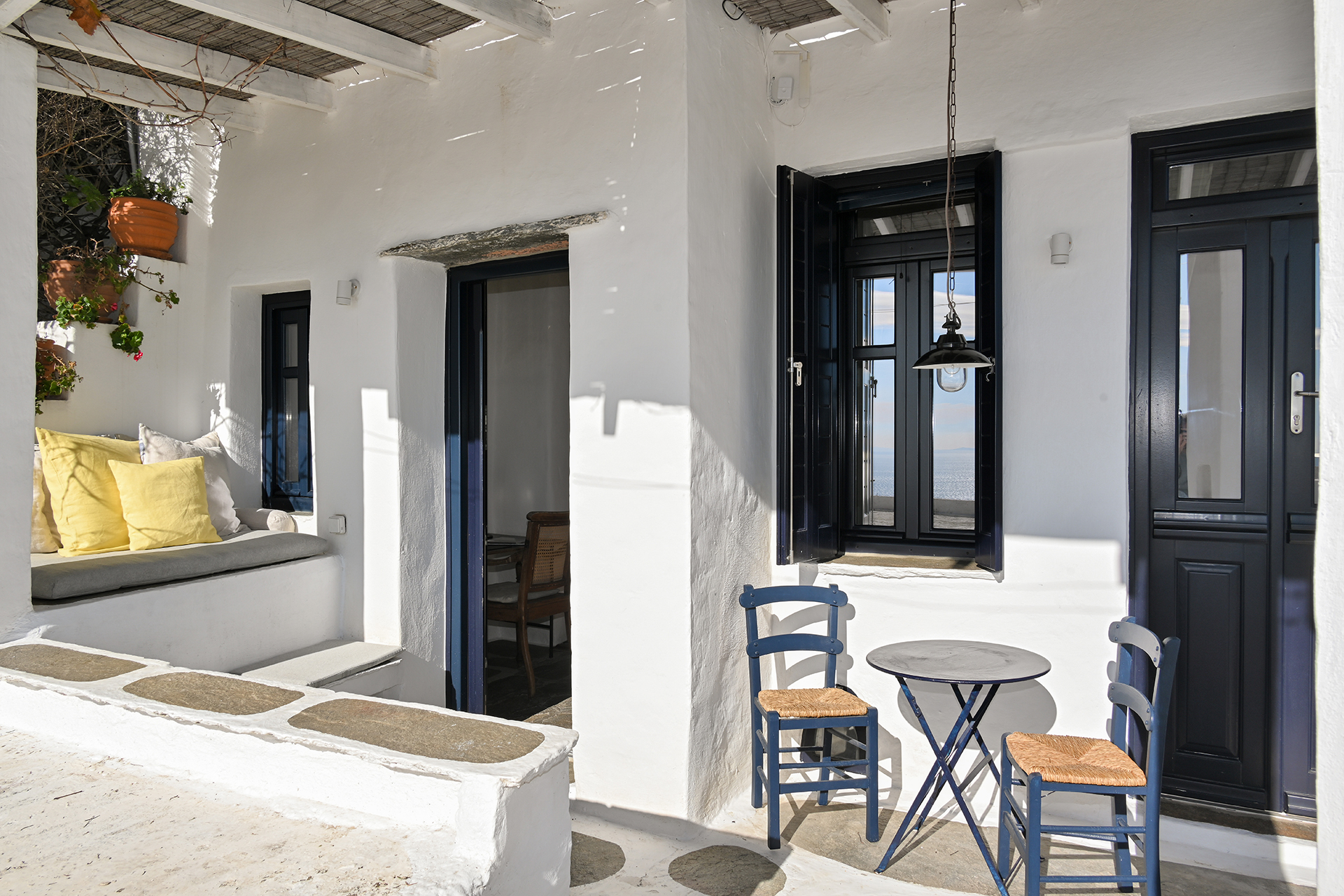 the-artist-house_house_tinos-greece_exterior-terrace-detail.jpg