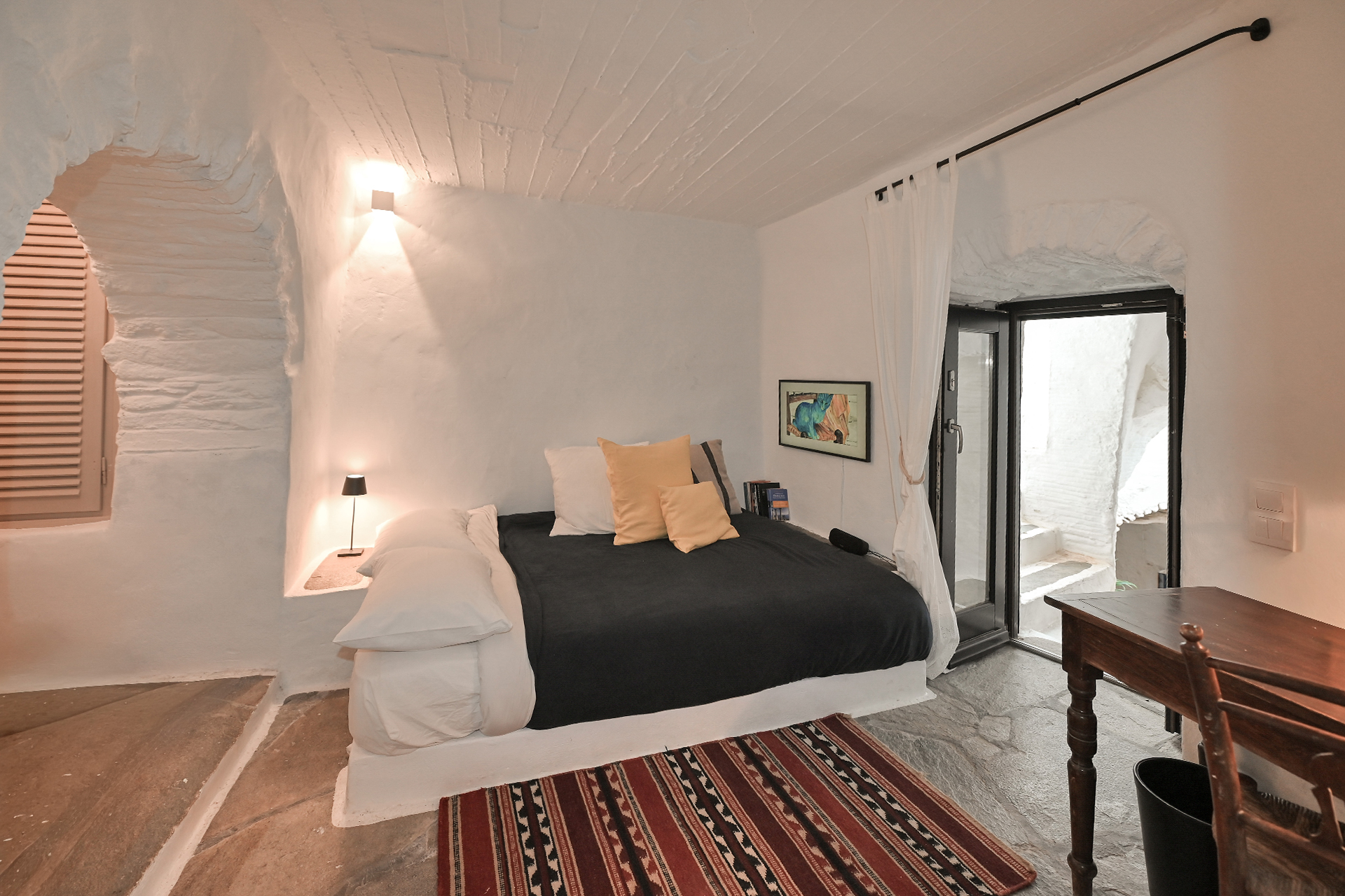 the-artist-house_house_tinos-greece_interior-bed.jpg