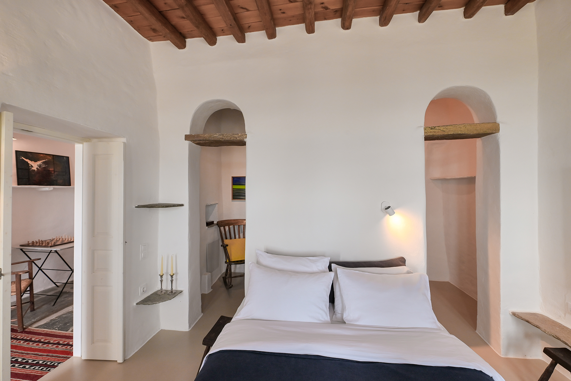 the-artist-house_house_tinos-greece_interior-bed-detail.jpg
