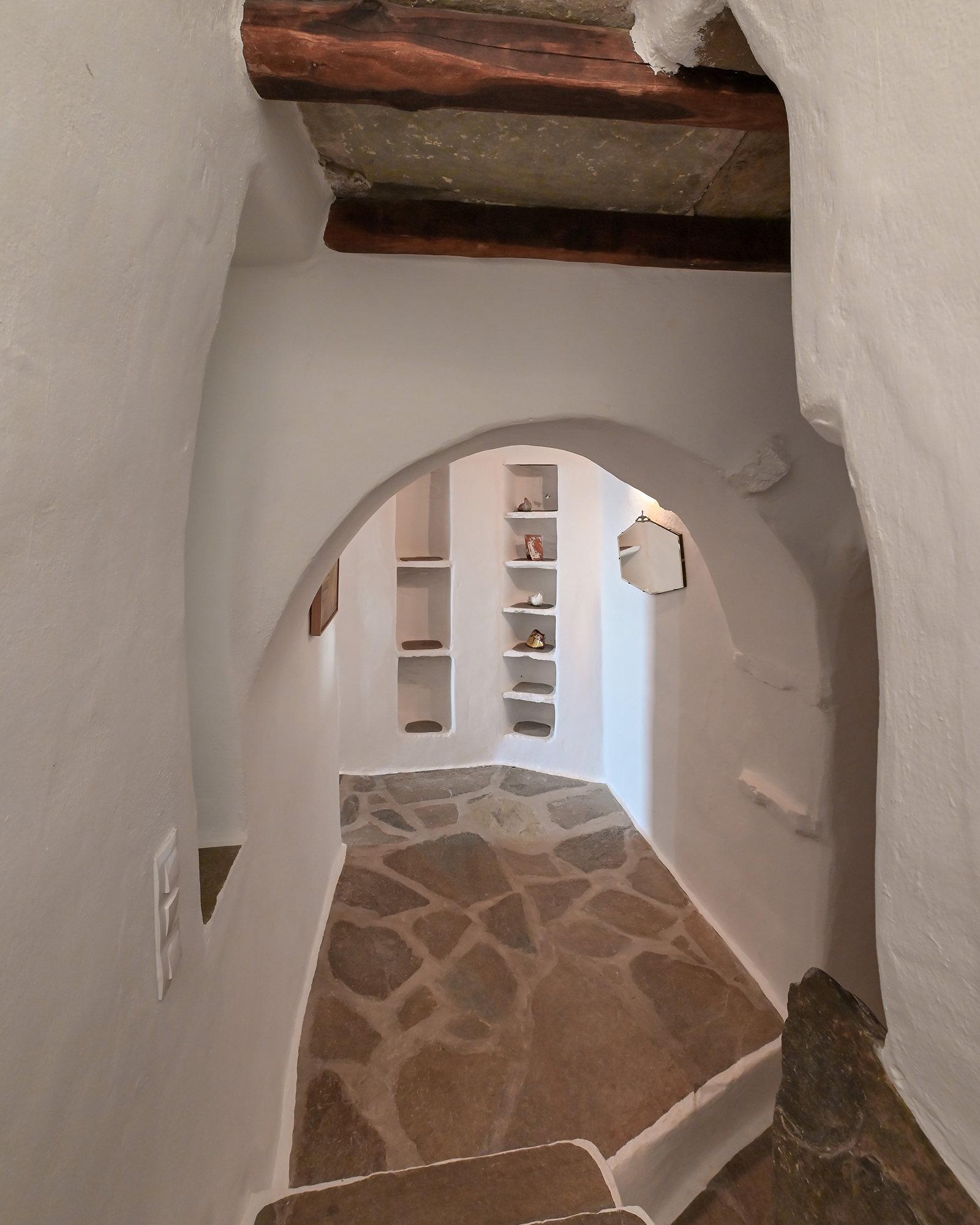 the-artist-house_house_tinos-greece_interior-detail.jpg