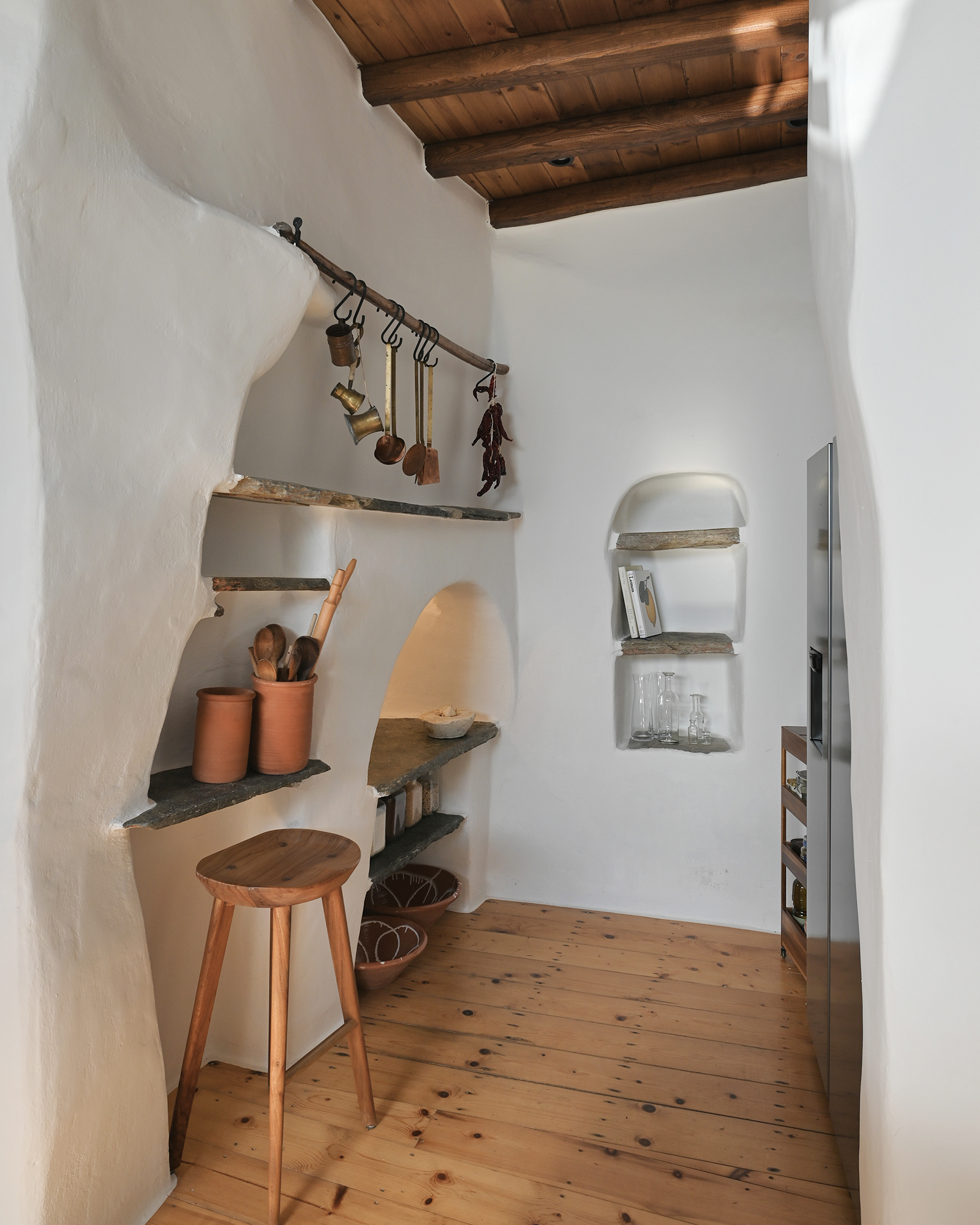 the-artist-house_house_tinos-greece_interior-kitchen-detail.jpg