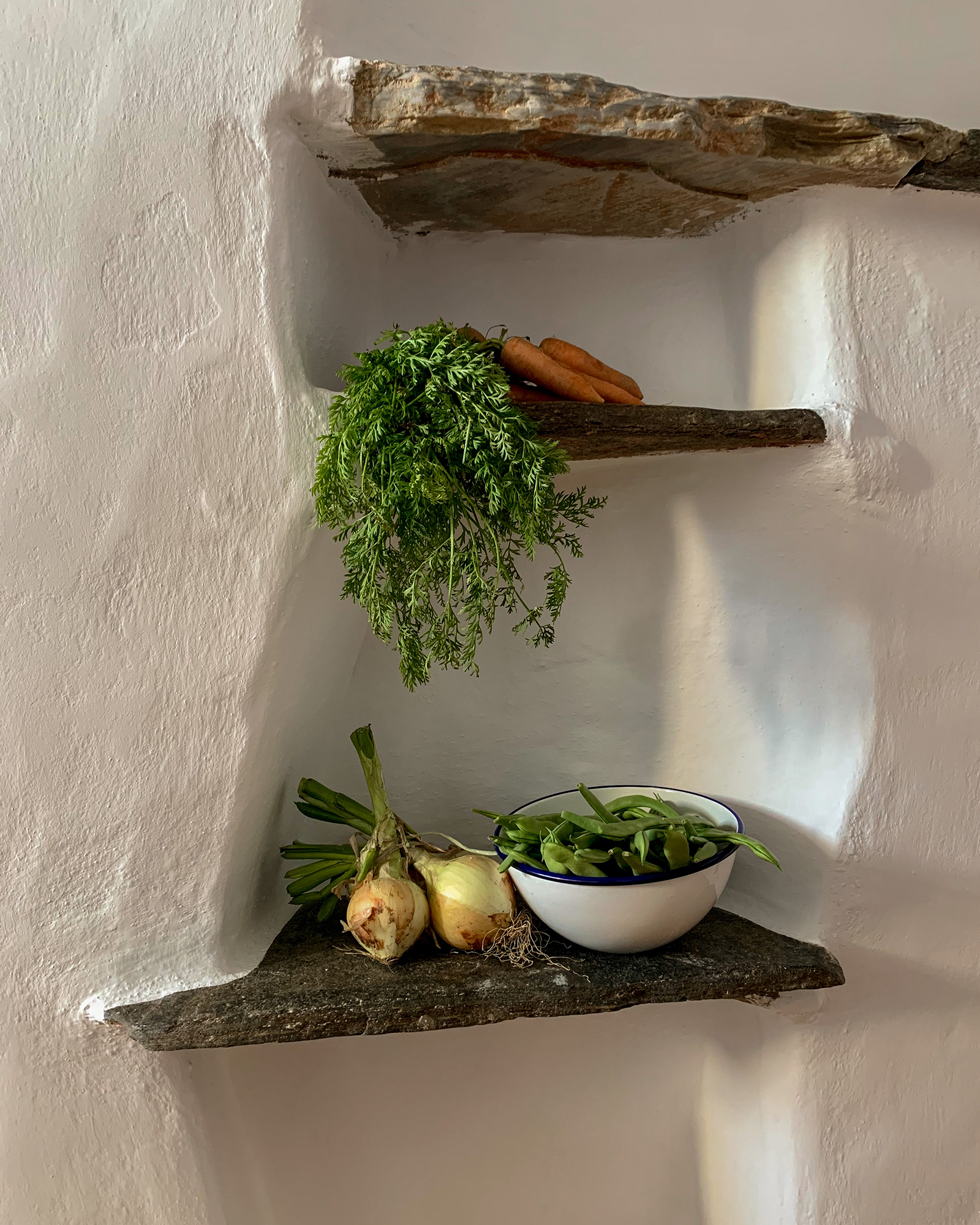 the-artist-house_house_tinos-greece_interior-kitchen-vegetables.jpg