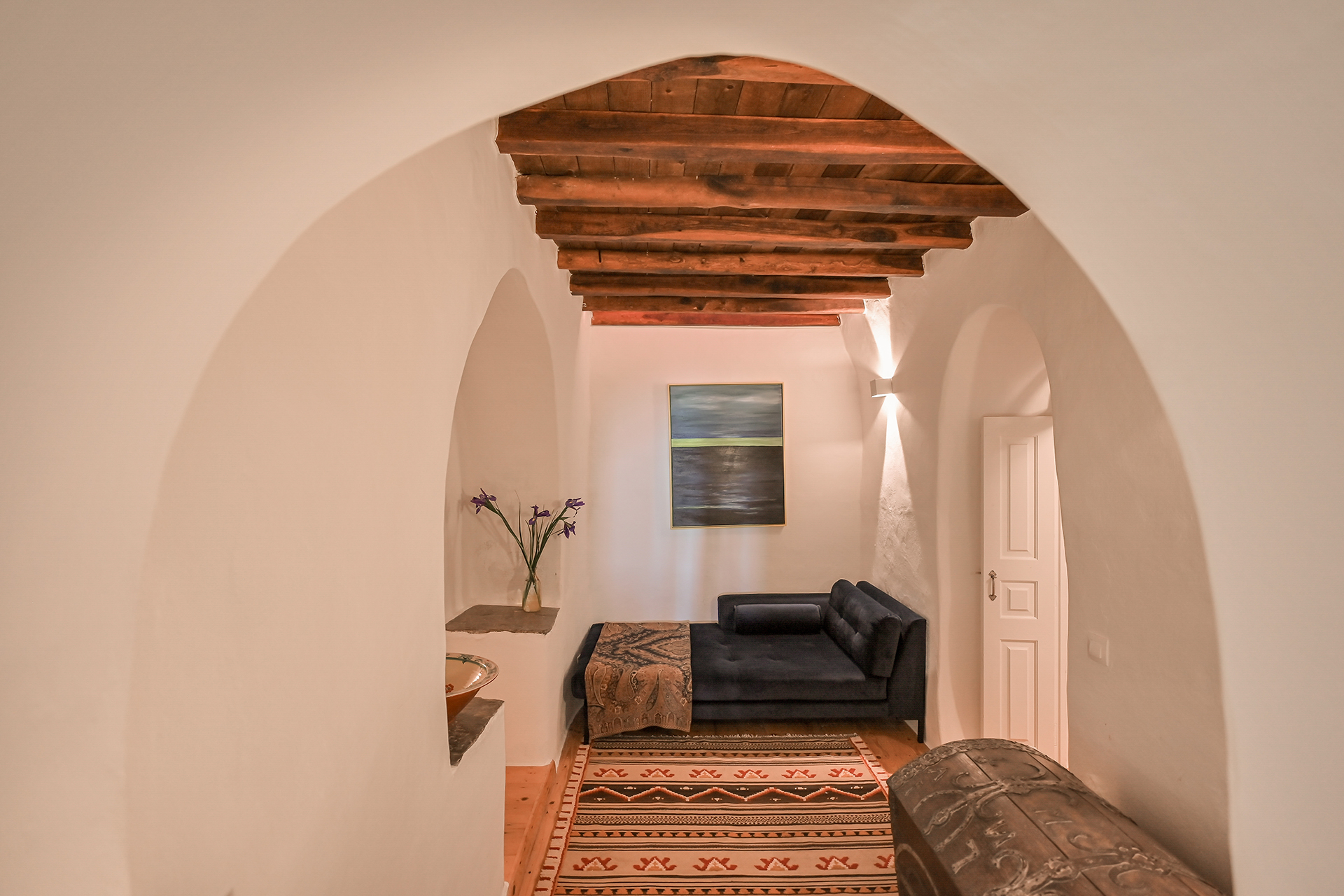 the-artist-house_house_tinos-greece_interior-space.jpg