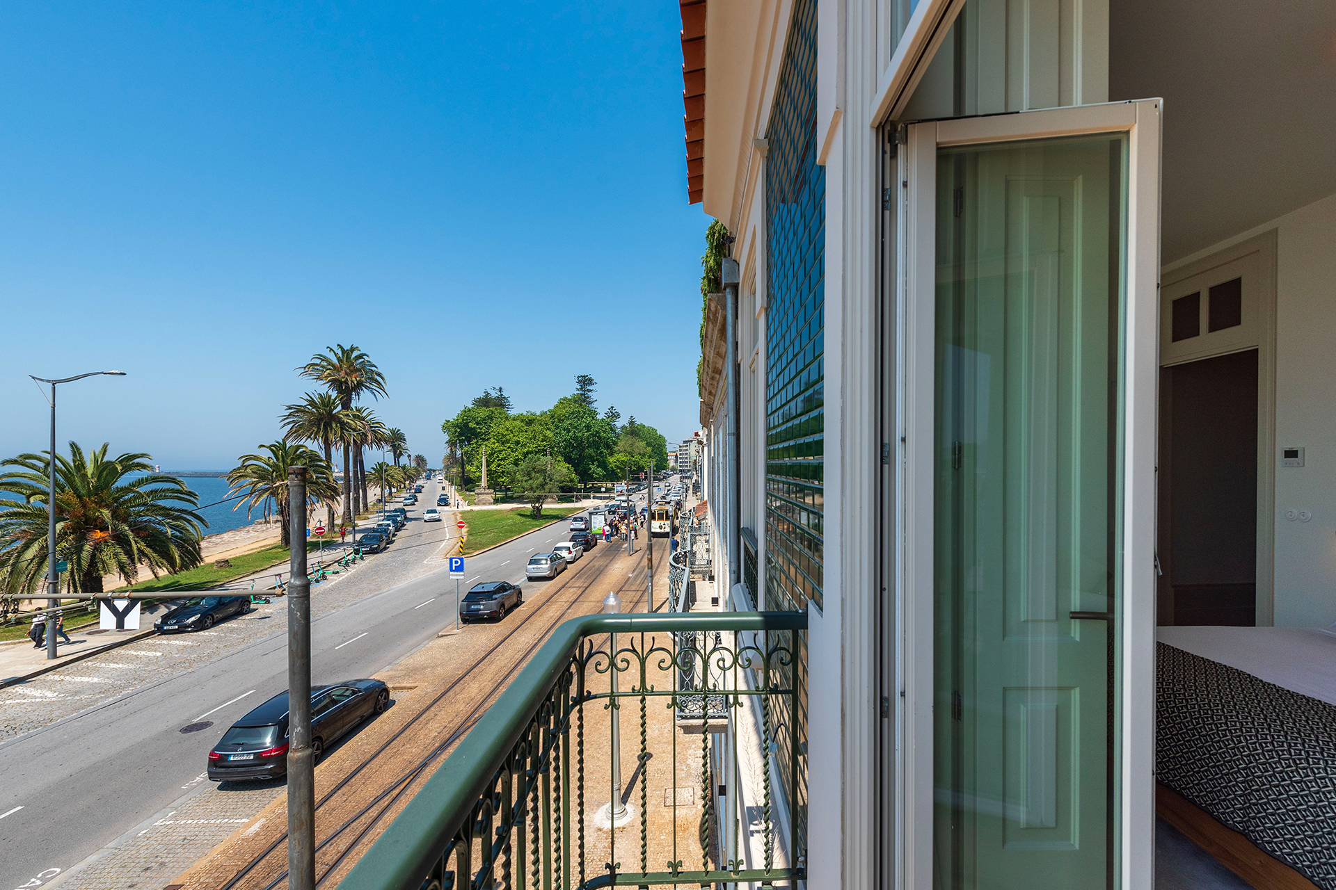 oceanfront-villa-in-porto_villa_porto-portugal_exterior-balcony.jpg