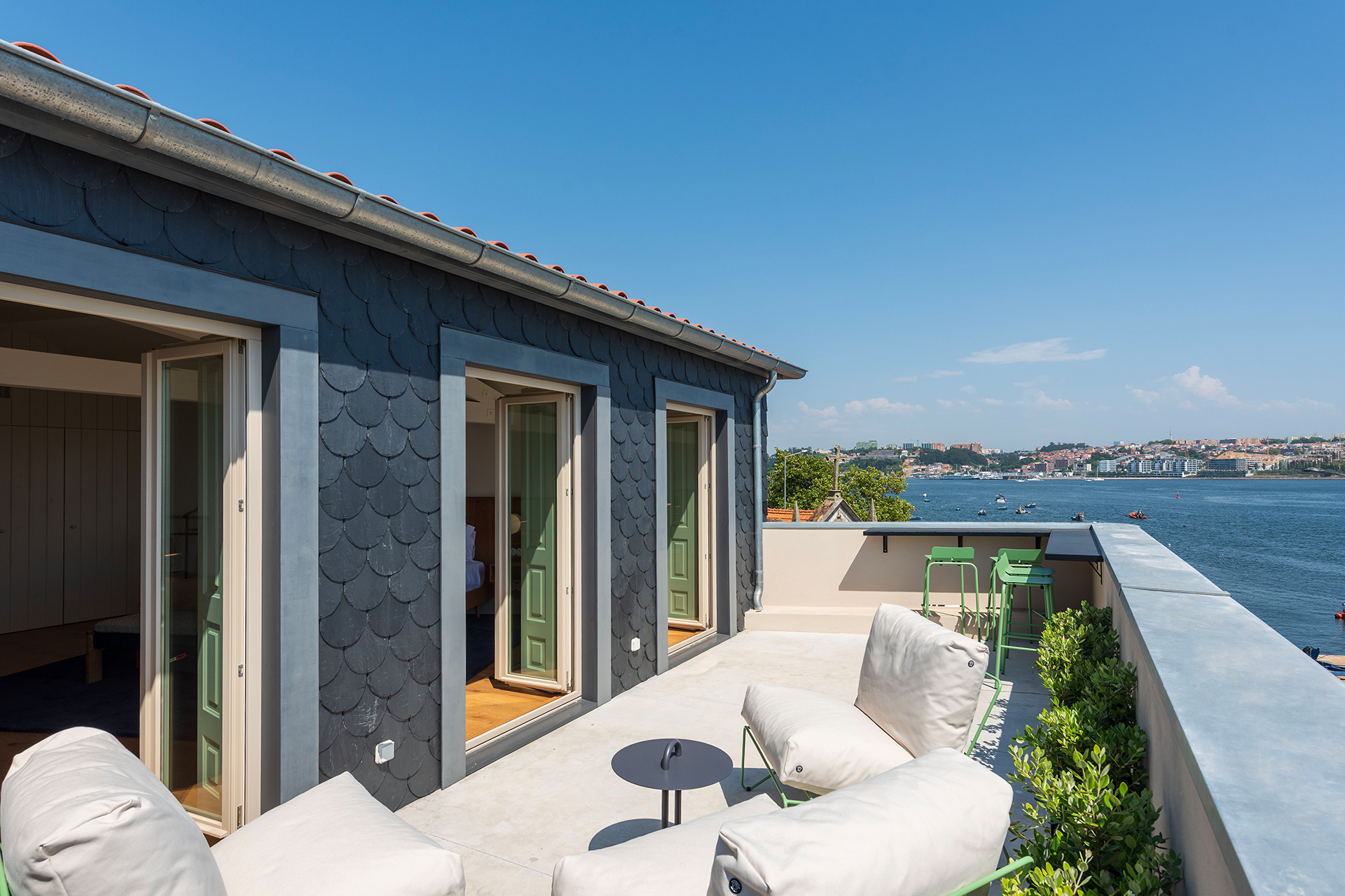 oceanfront-villa-in-porto