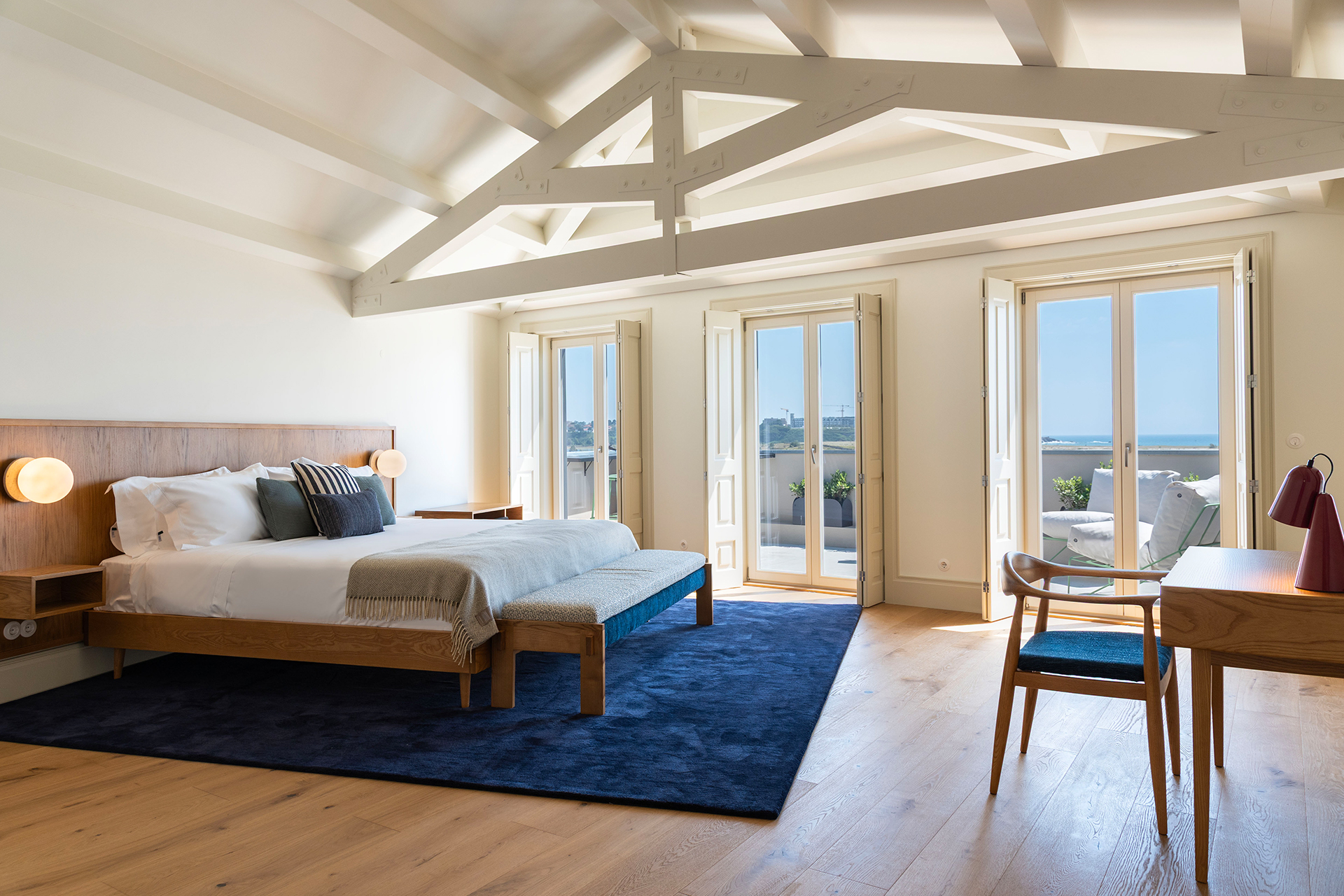 oceanfront-villa-in-porto_villa_porto-portugal_interior-bed-room-design.jpg