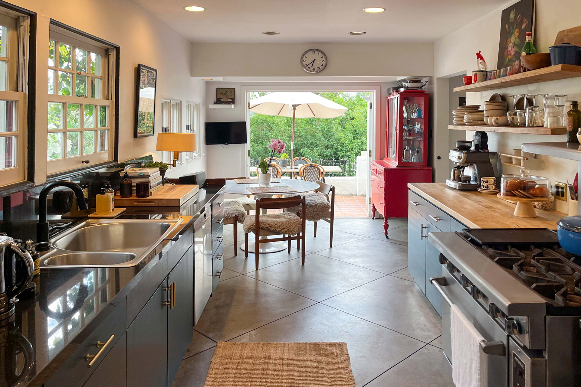 on-hillside_house_los-angeles-california-us_interior-kitchen.jpg