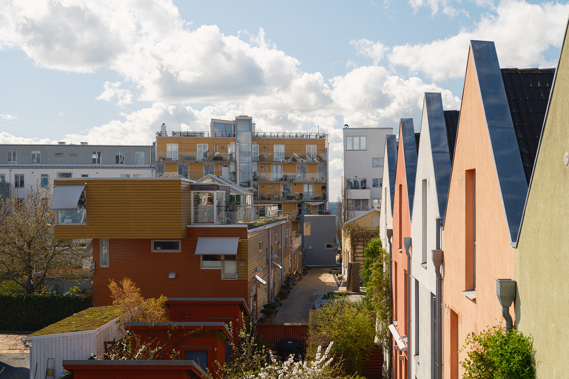 malmo-townhouse-by-the-sea_townhouse_malmo-sweden_exterior-view.jpg