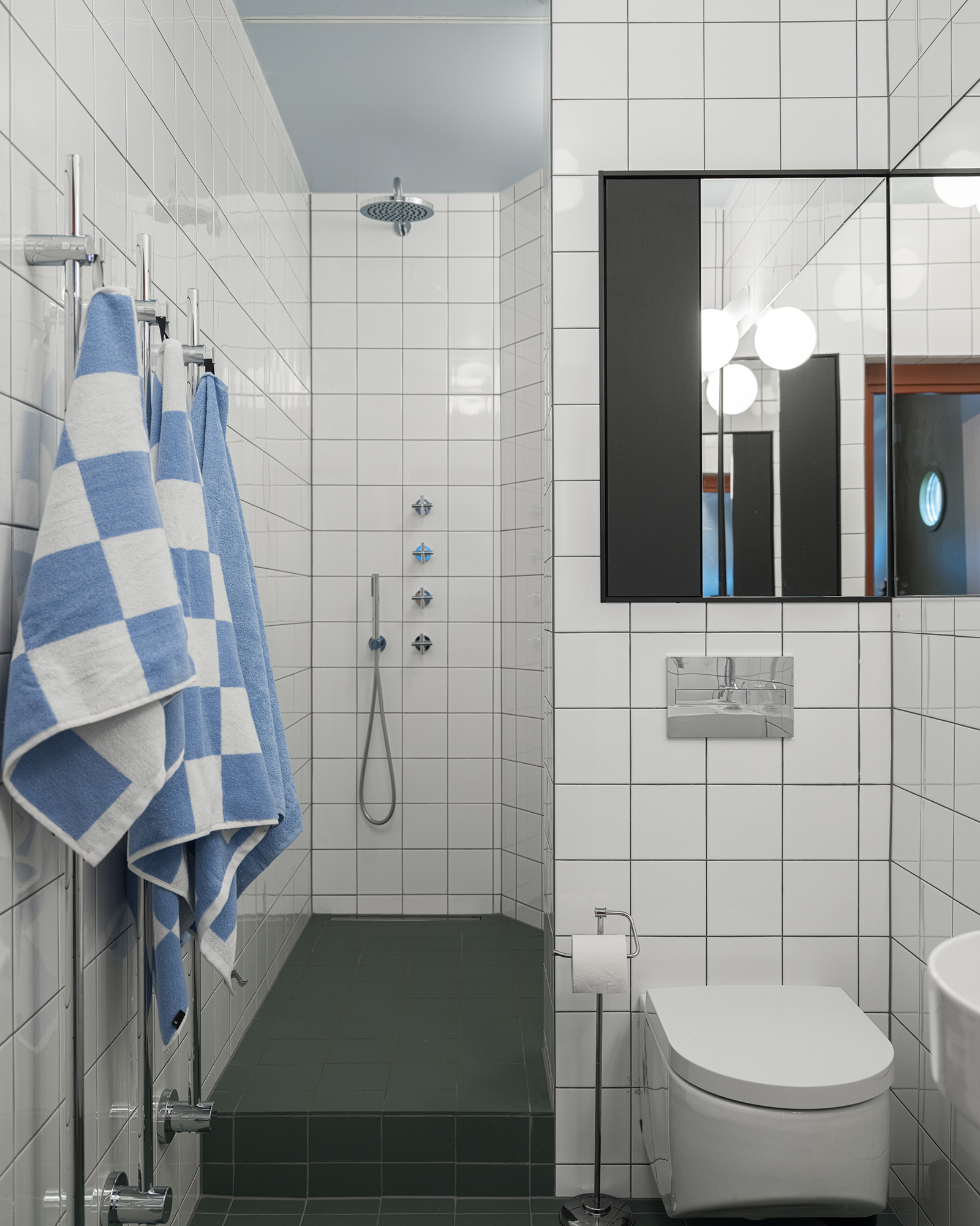 malmo-townhouse-by-the-sea_townhouse_malmo-sweden_interior-bath-room.jpg