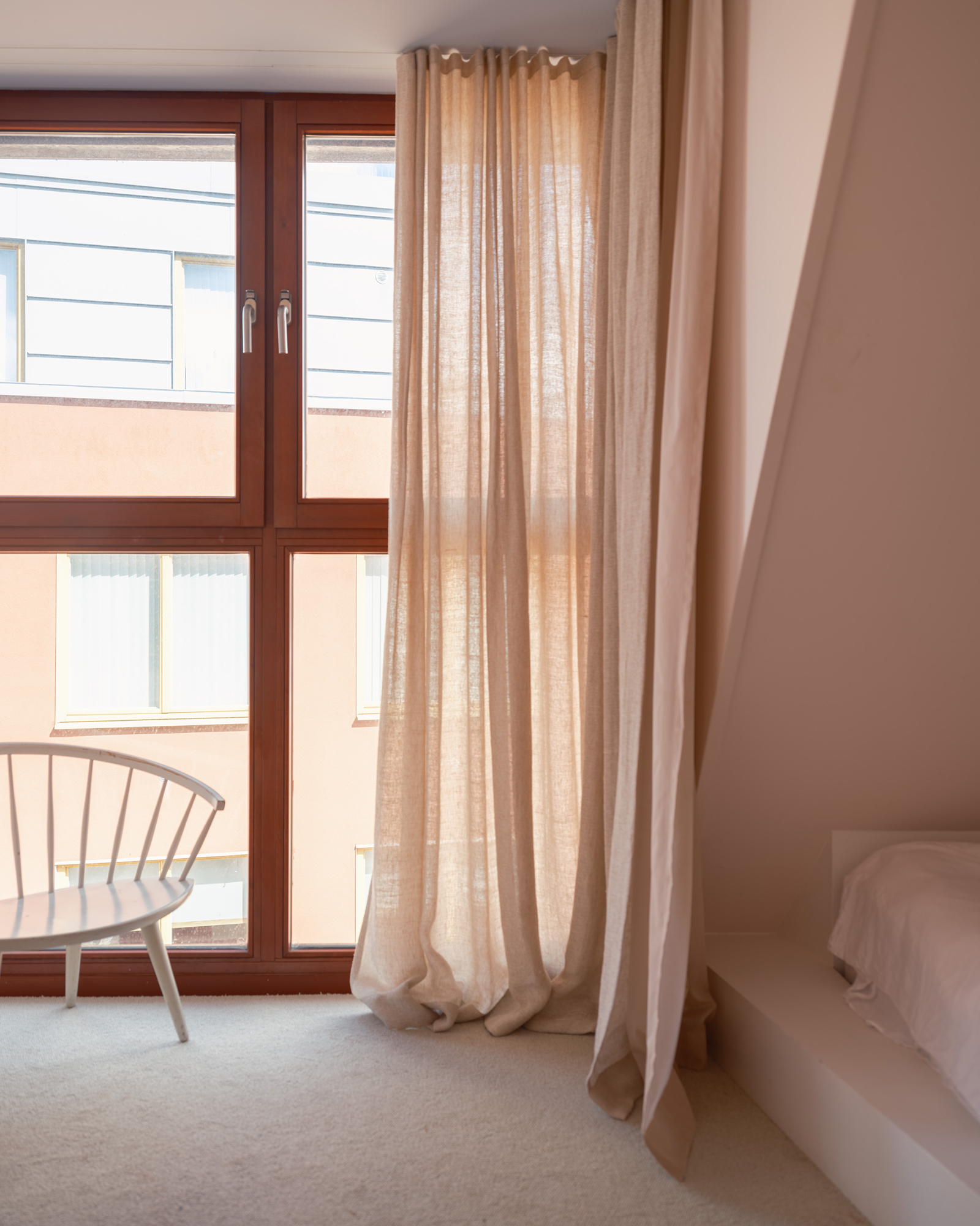 malmo-townhouse-by-the-sea_townhouse_malmo-sweden_interior-bedroom-window.jpg