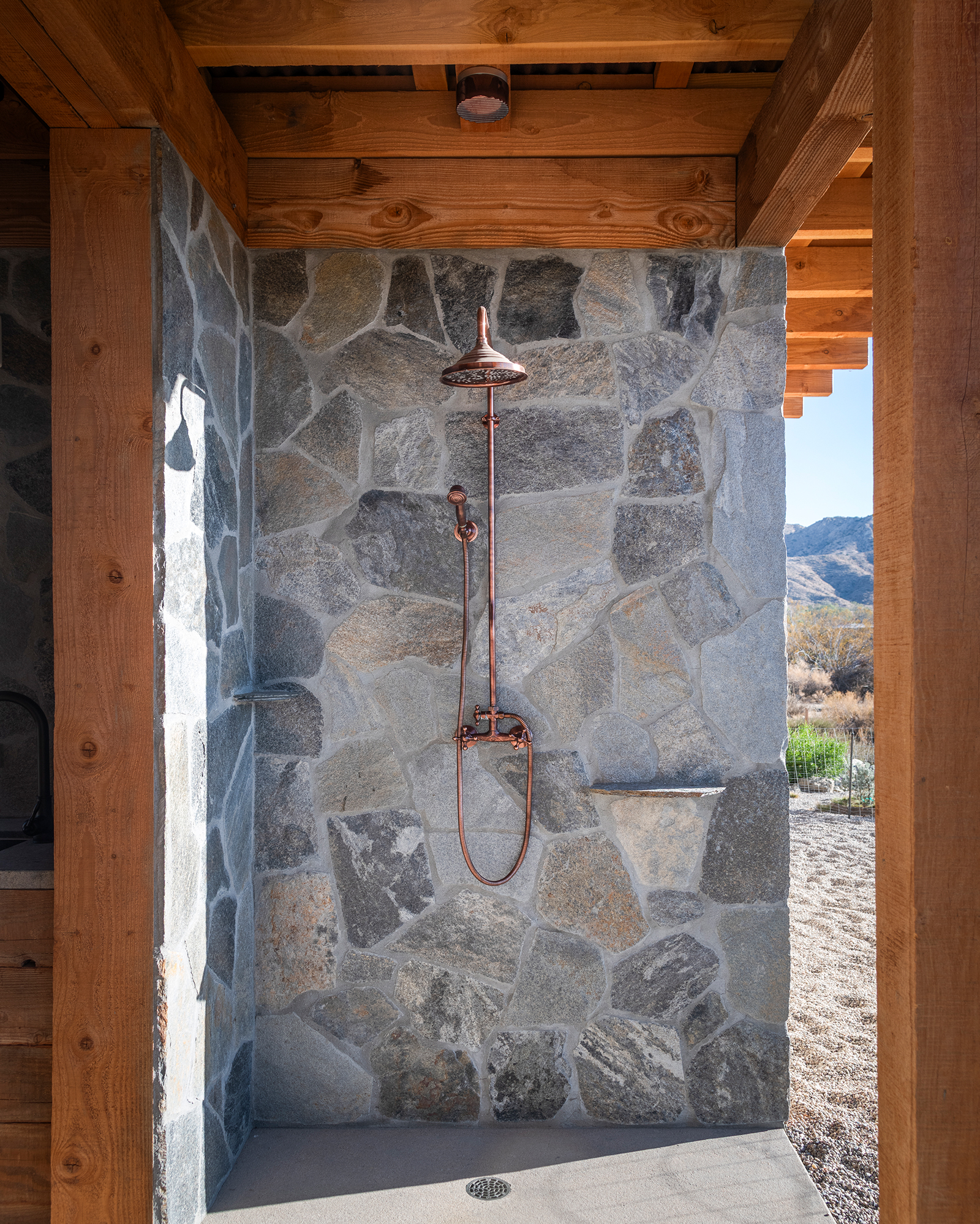 sylvestre_house_california-usa_exterior-shower.jpg