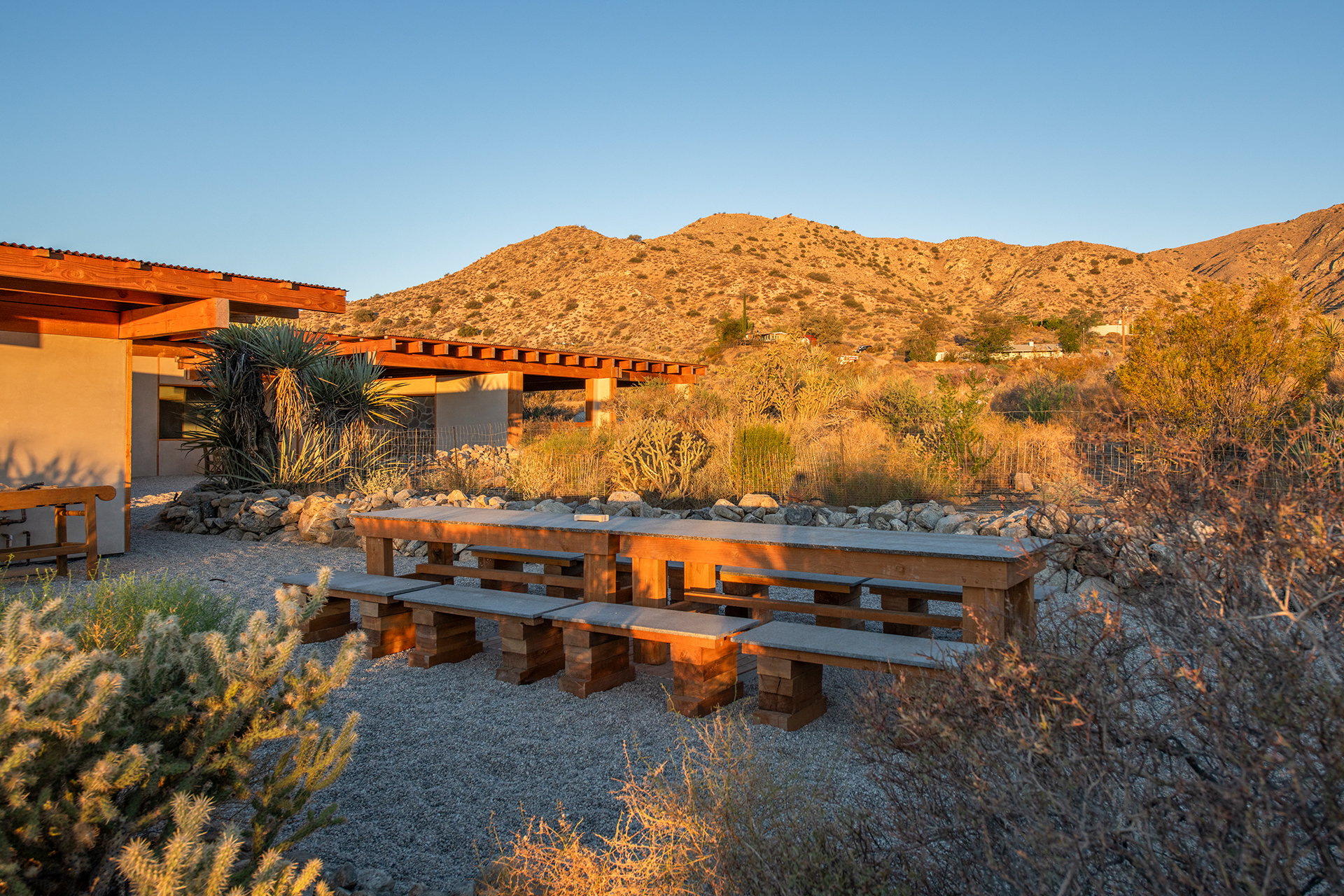 sylvestre_house_california-usa_exterior-table-sunset.jpg