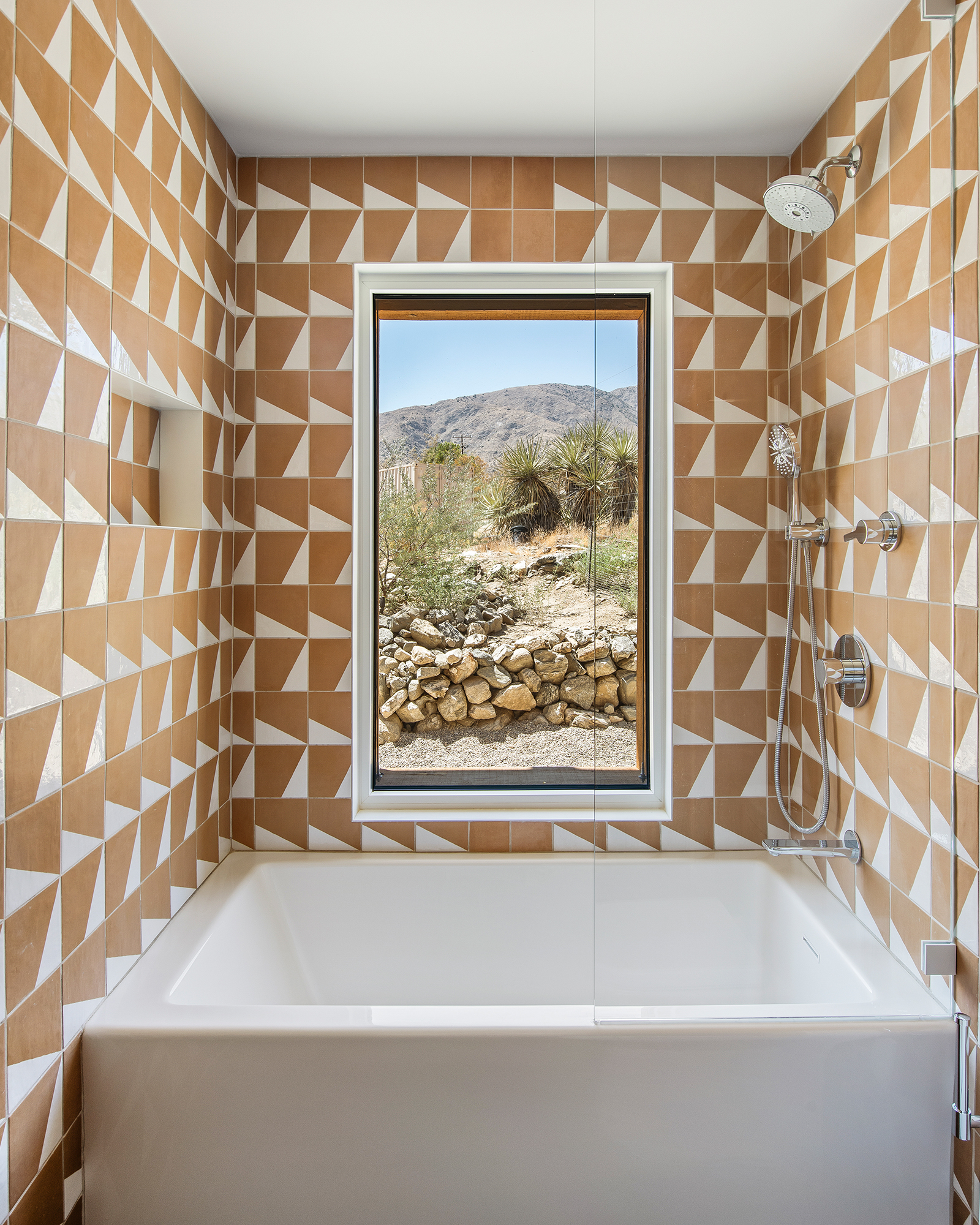 solara_house_california-usa_interior-bathtub.jpg