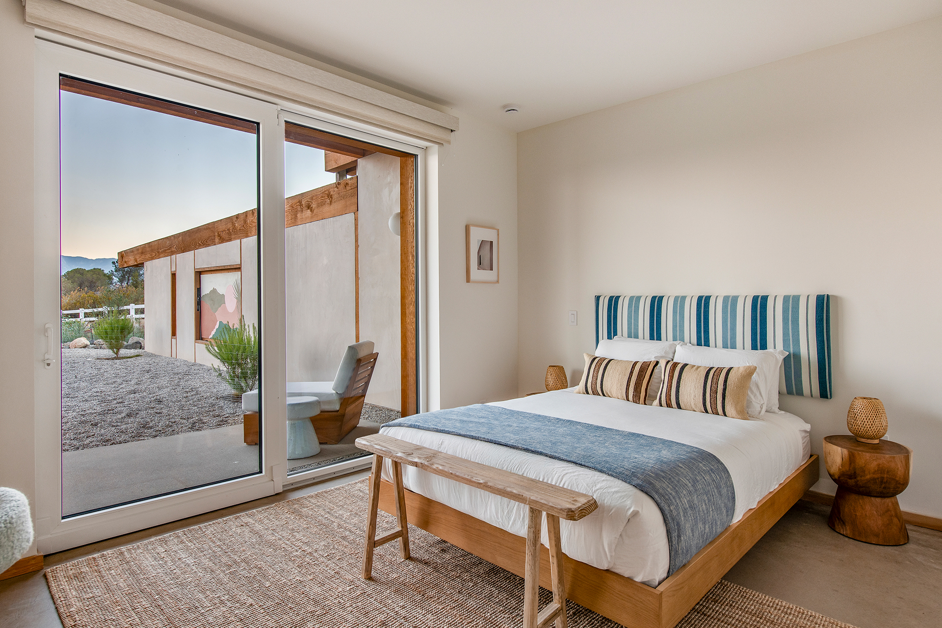 solara_house_california-usa_interior-bedroom-window.jpg