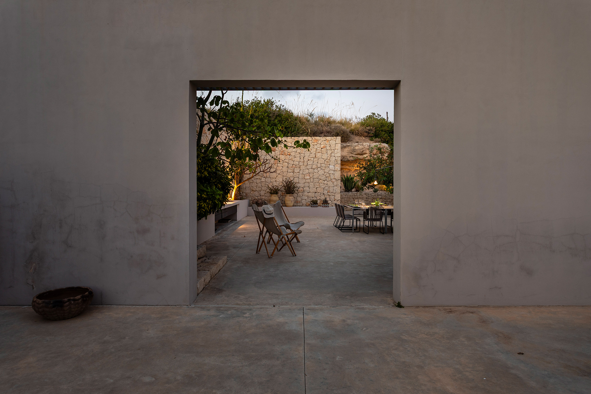 casa-vera_house_noto-sicily-italy_exterior-concrete.jpg