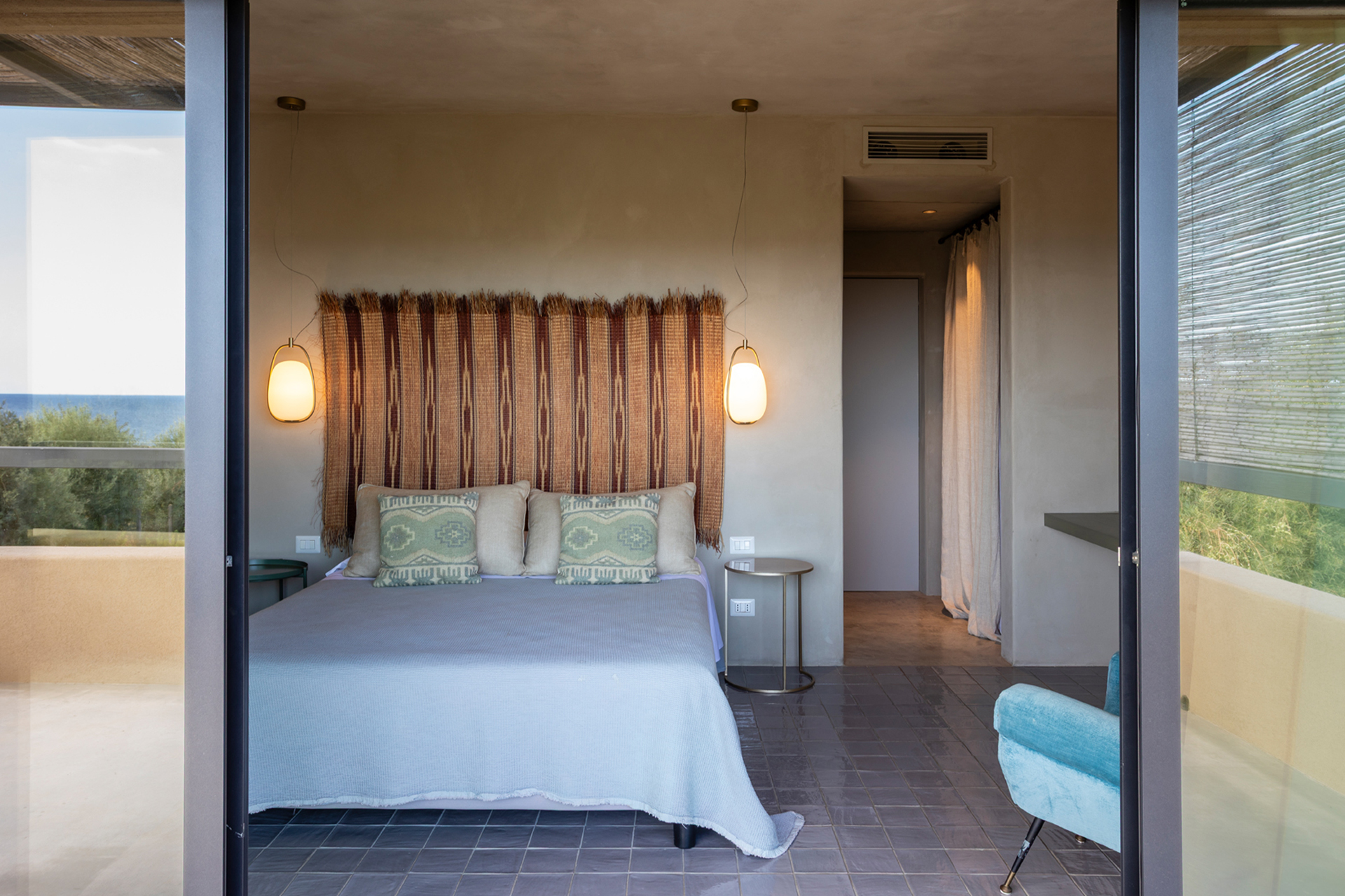 cala-due-seafront-villa_villa_sicilia-italy_exterior-bedroom.jpg