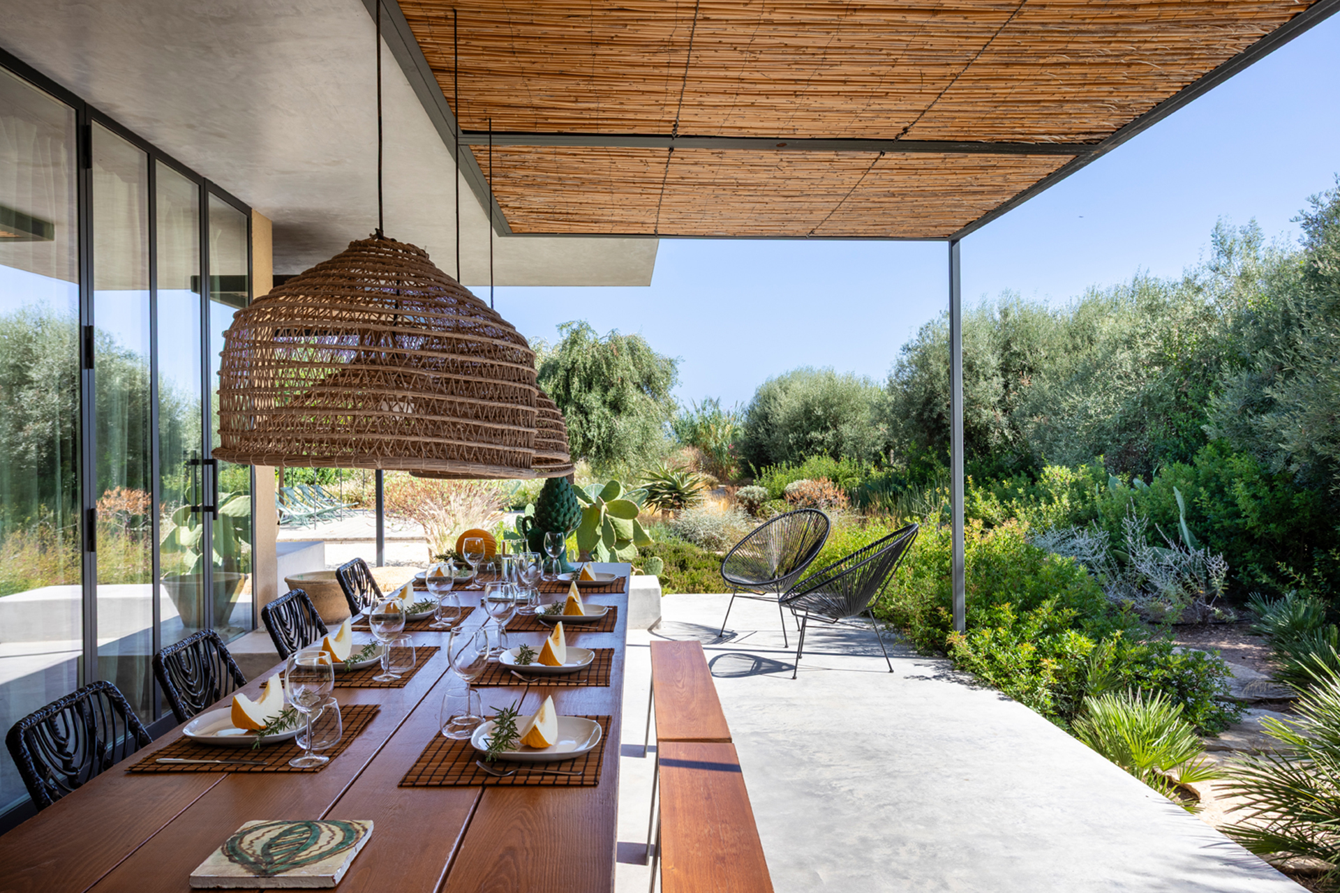 cala-due-seafront-villa_villa_sicilia-italy_exterior-table.jpg