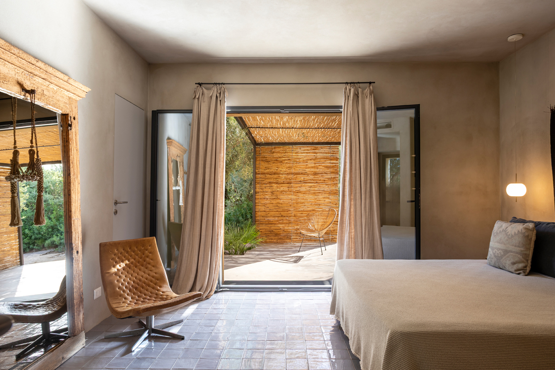 cala-due-seafront-villa_villa_sicilia-italy_interior-bedroom.jpg