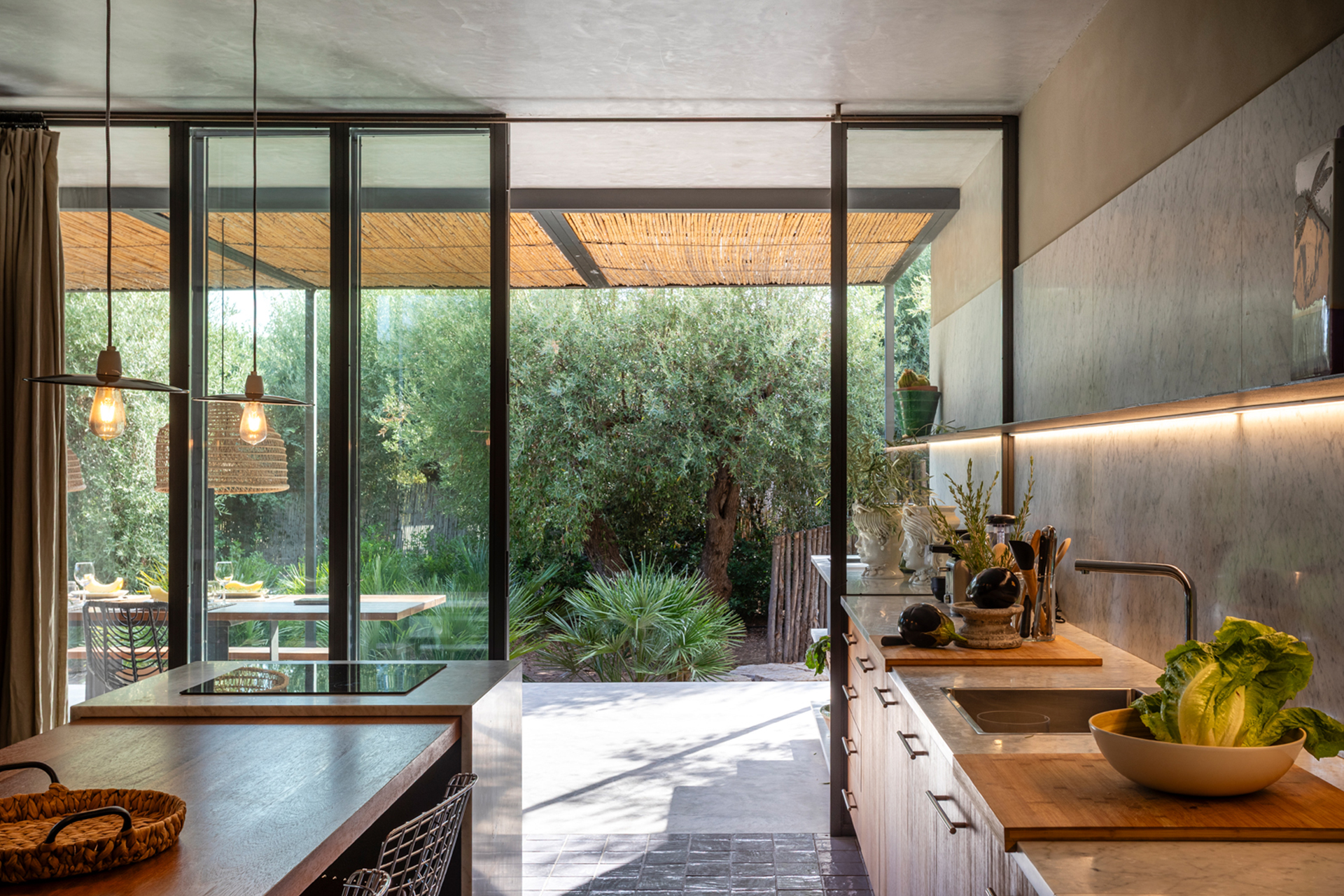 cala-due-seafront-villa_villa_sicilia-italy_interior-kitchen.jpg