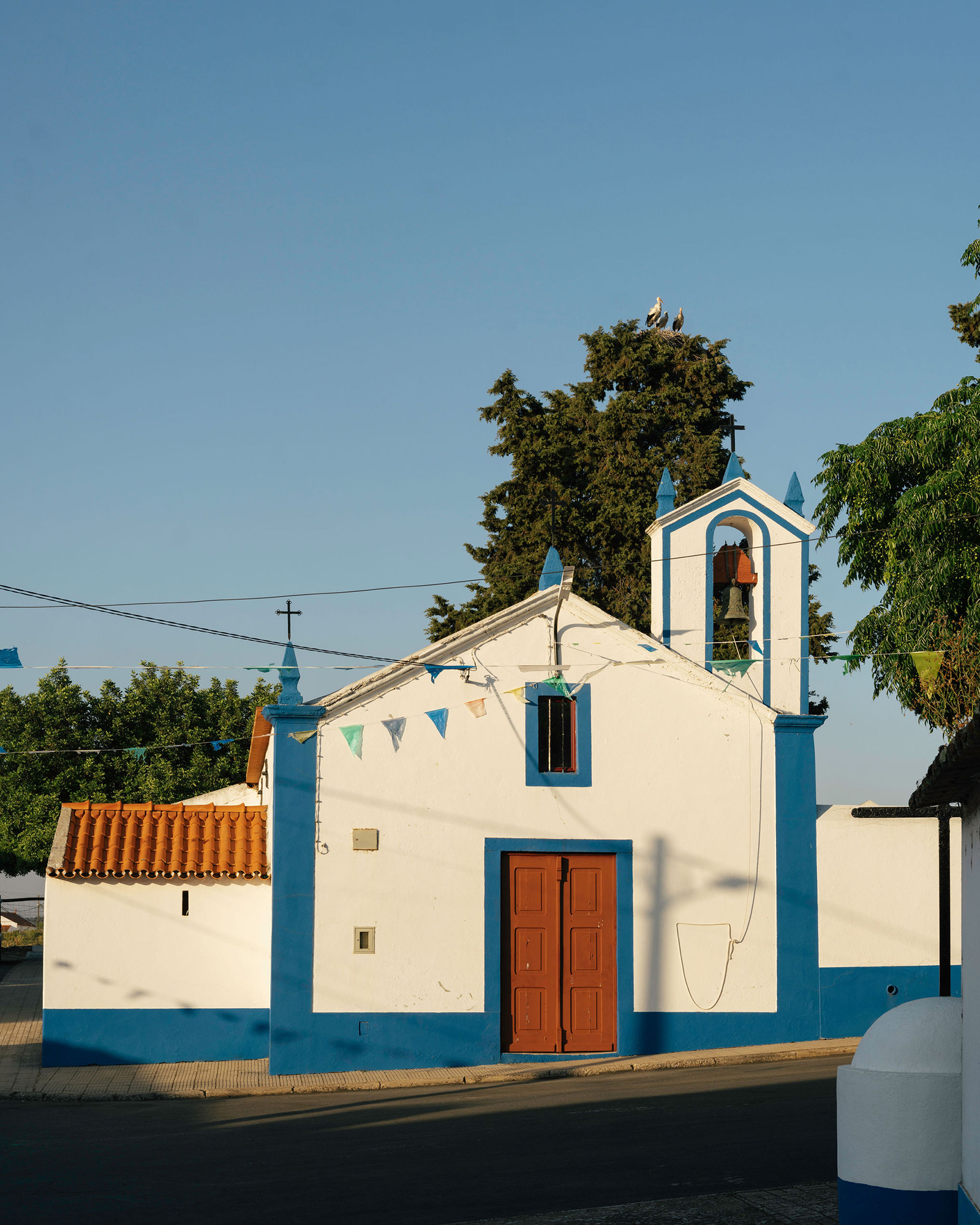montinhos_estate_setubal-portugal_exterior-church.jpg
