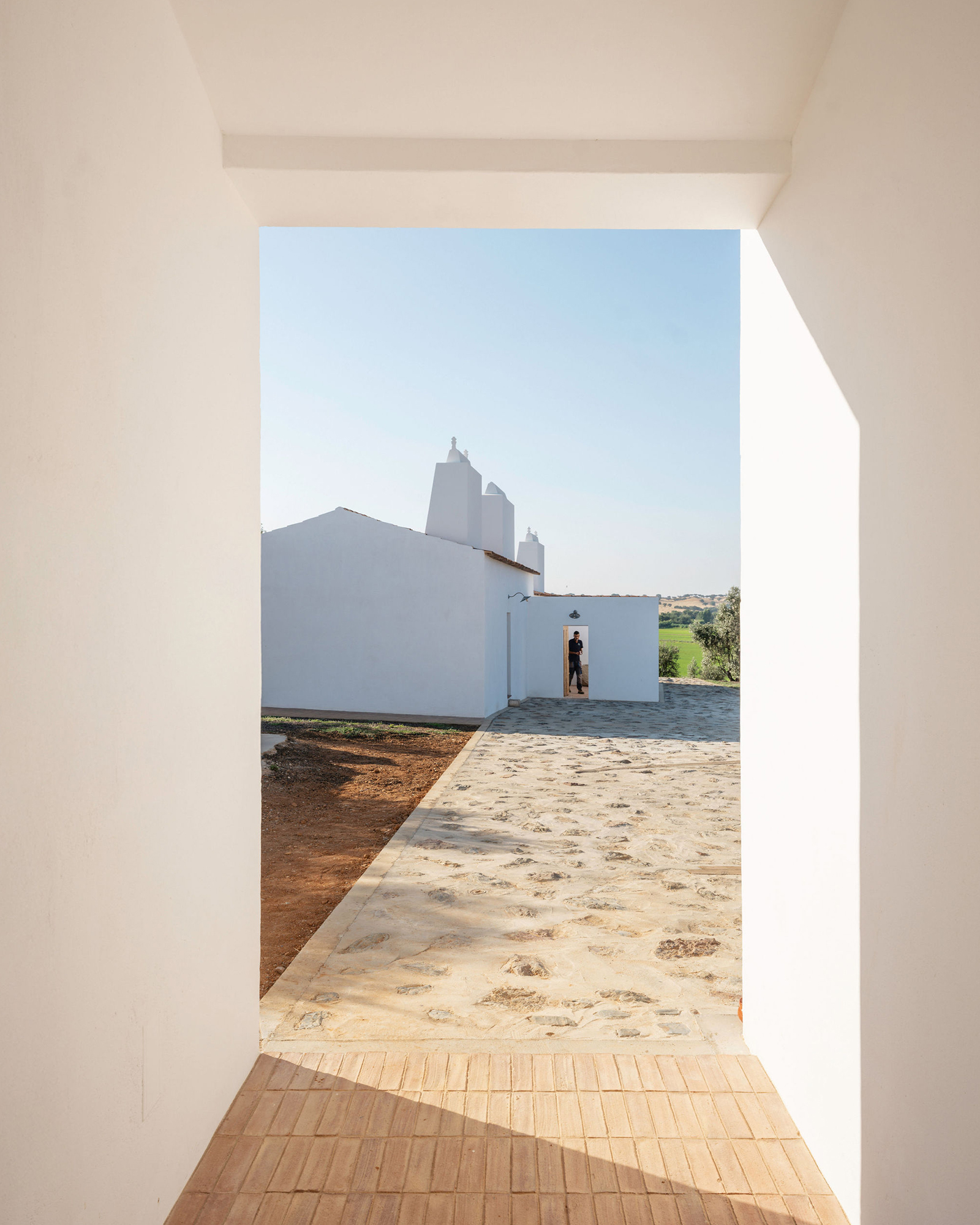 montinhos_estate_setubal-portugal_exterior-facade-side.jpg