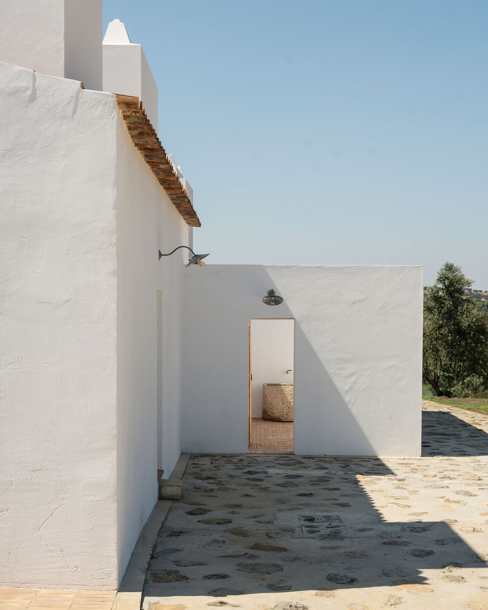 montinhos_estate_setubal-portugal_exterior-facade-space.jpg
