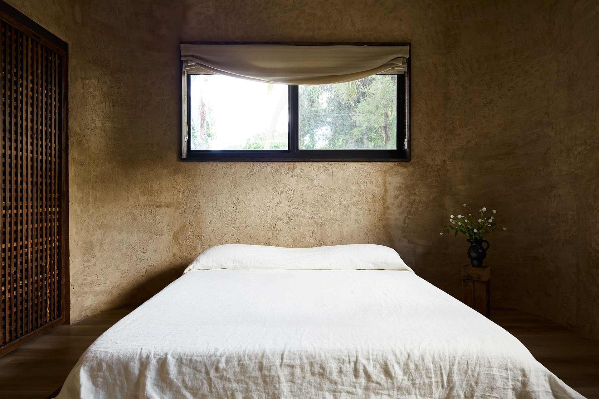 casa-kawa_house_miami-usa_interior-bed.jpg