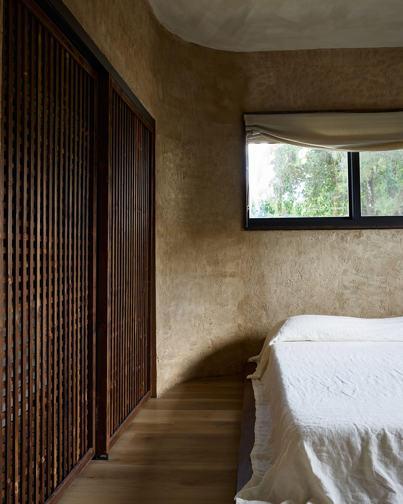 casa-kawa_house_miami-usa_interior-bedroom-space.jpg