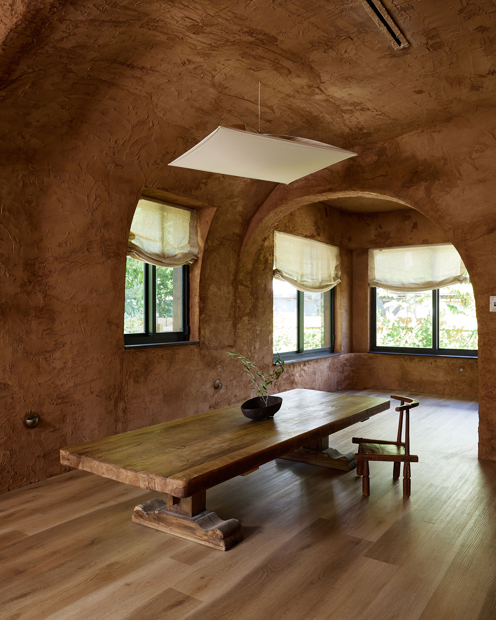 casa-kawa_house_miami-usa_interior-table.jpg