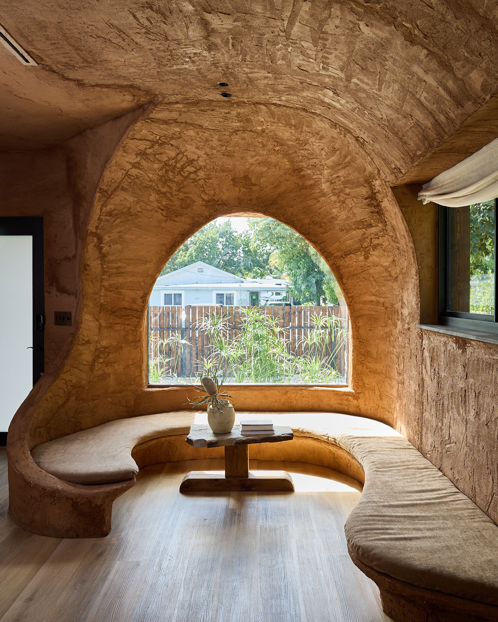 casa-kawa_house_miami-usa_interior-window.jpg