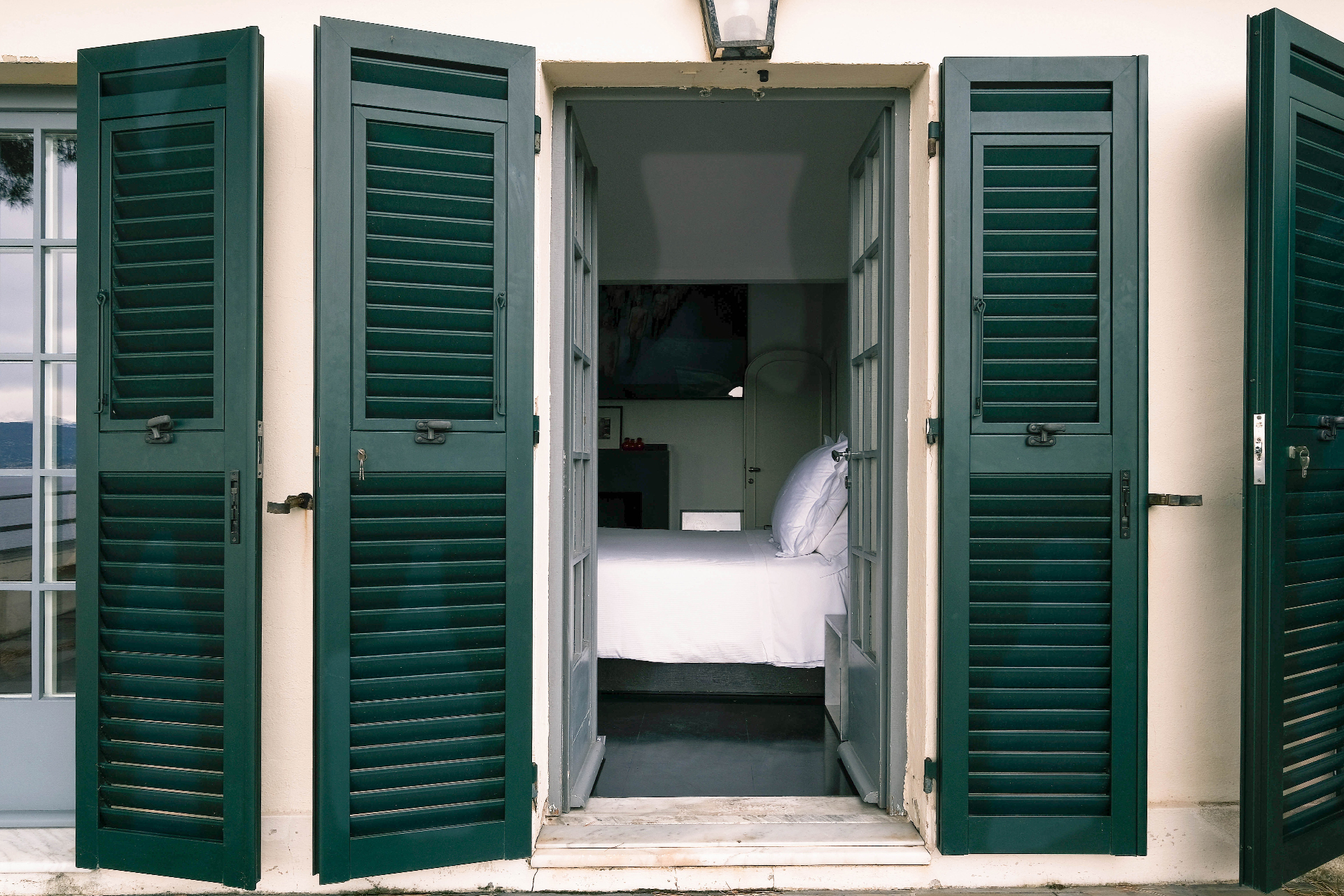 villa-franca_villa_portofino-italy_exterior-bedroom.jpg
