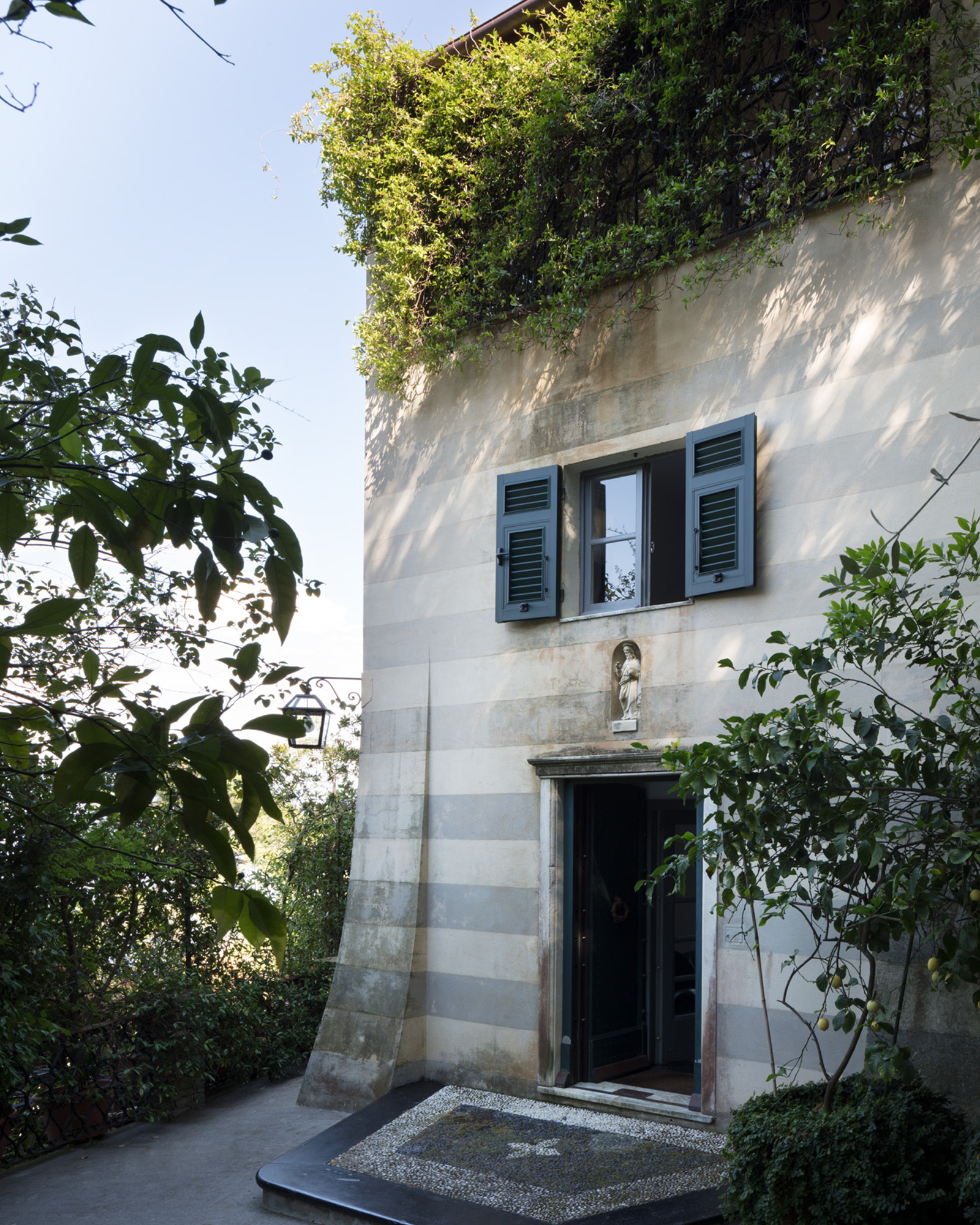 villa-franca_villa_portofino-italy_exterior-entrance.jpg