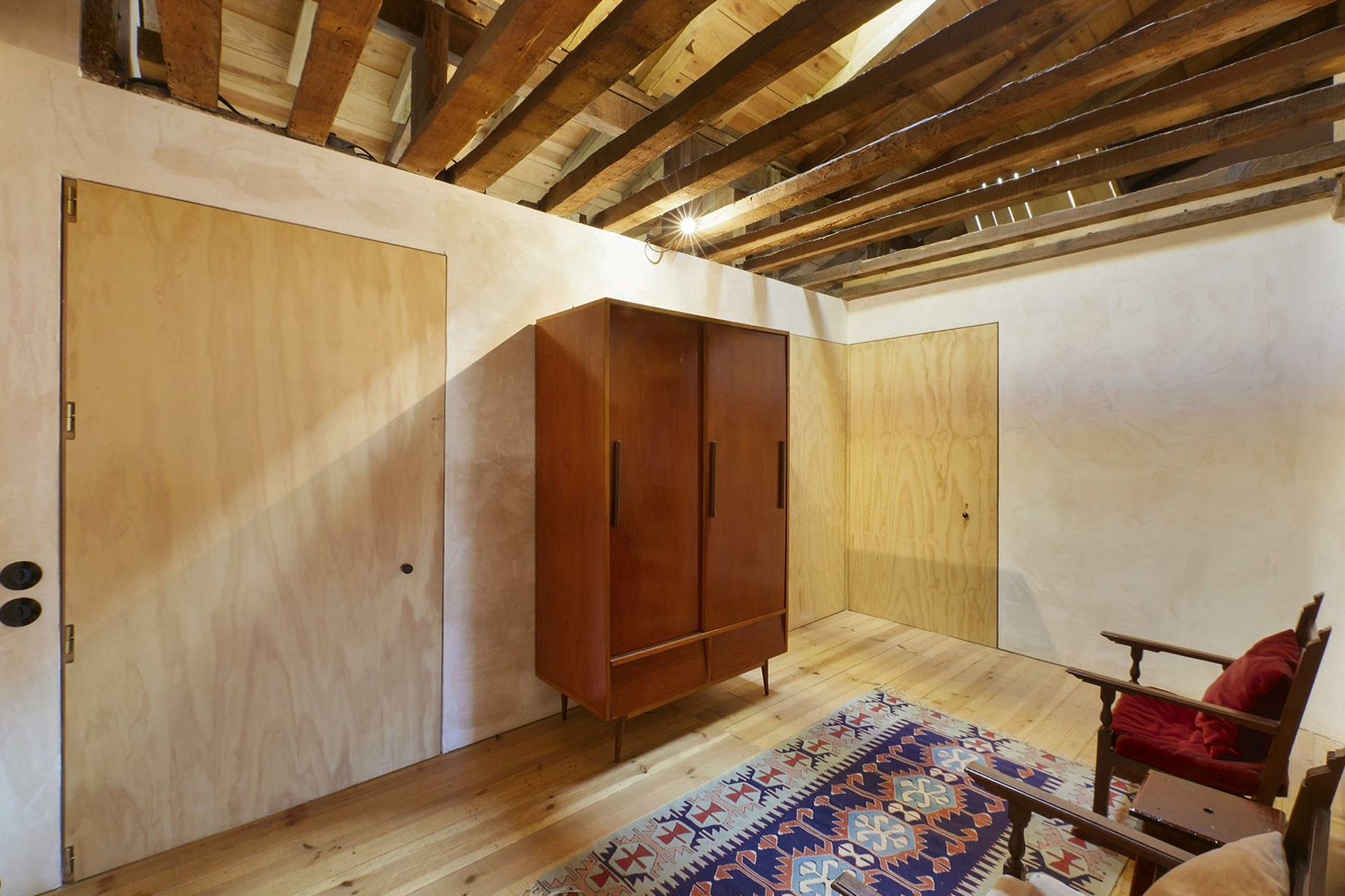 under-a-wooden-sky_apartment_lisbon-portugal_interior-design-space.jpg