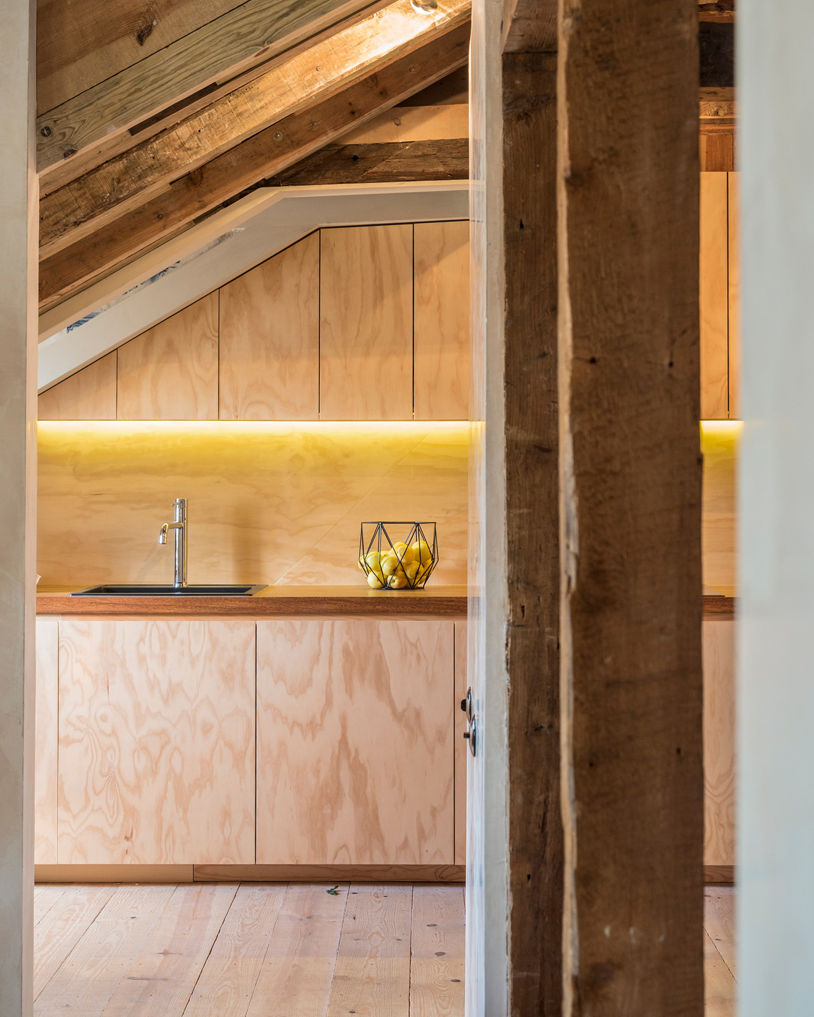 under-a-wooden-sky_apartment_lisbon-portugal_interior-fruit.jpg