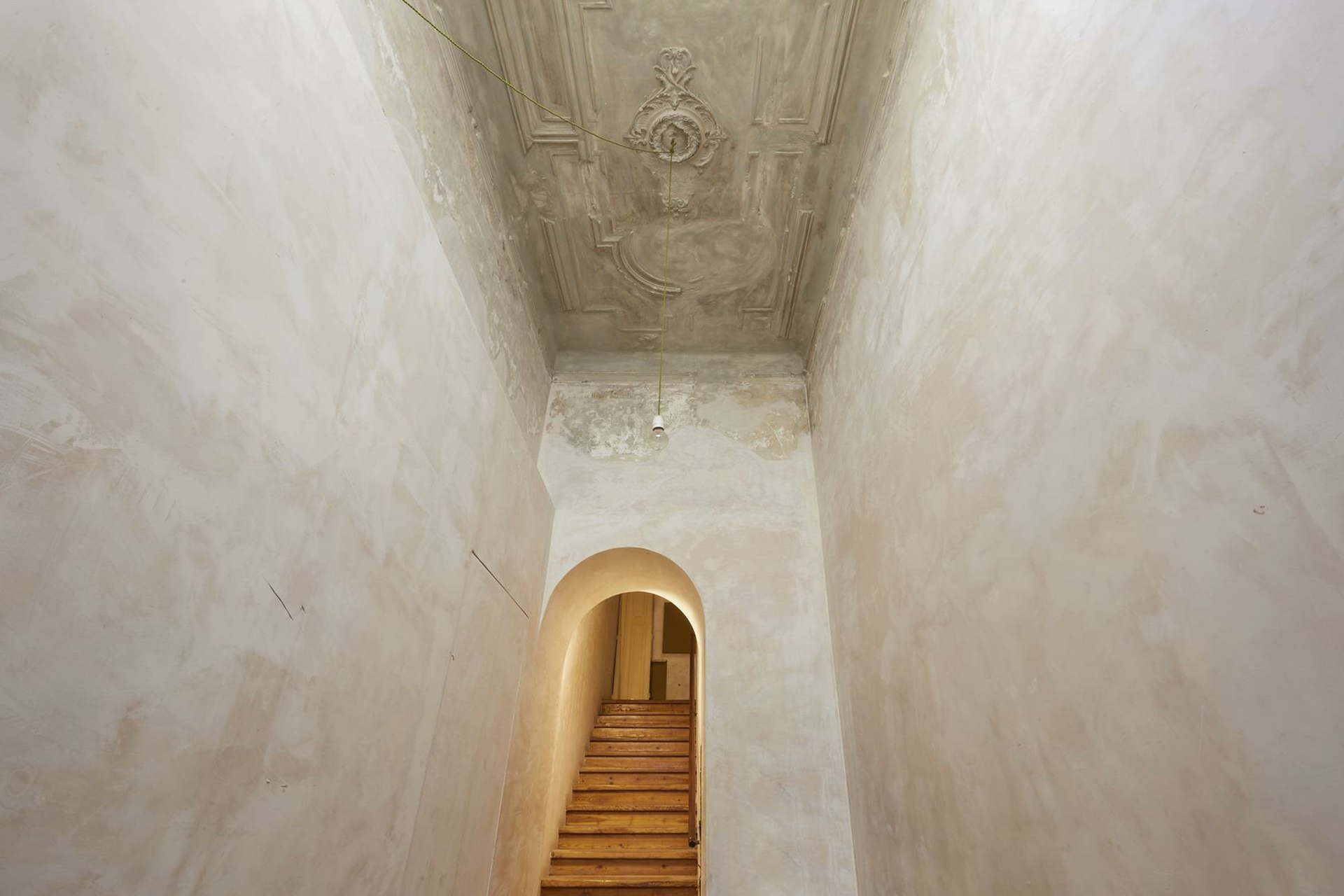 under-a-wooden-sky_apartment_lisbon-portugal_interior-stairs.jpg