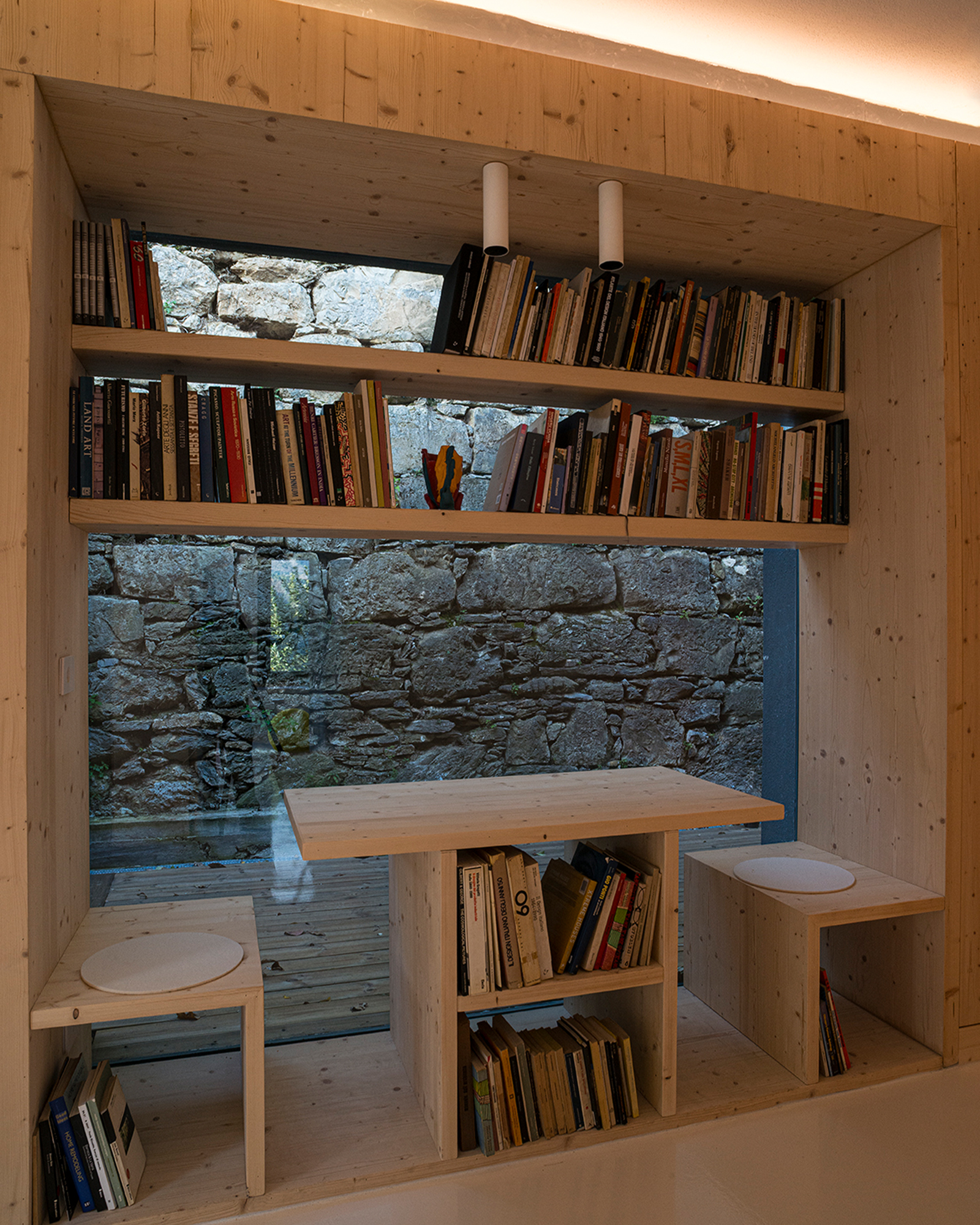 casa-rufo_villa_chiavarese-liguria-italy_interior-books.jpg