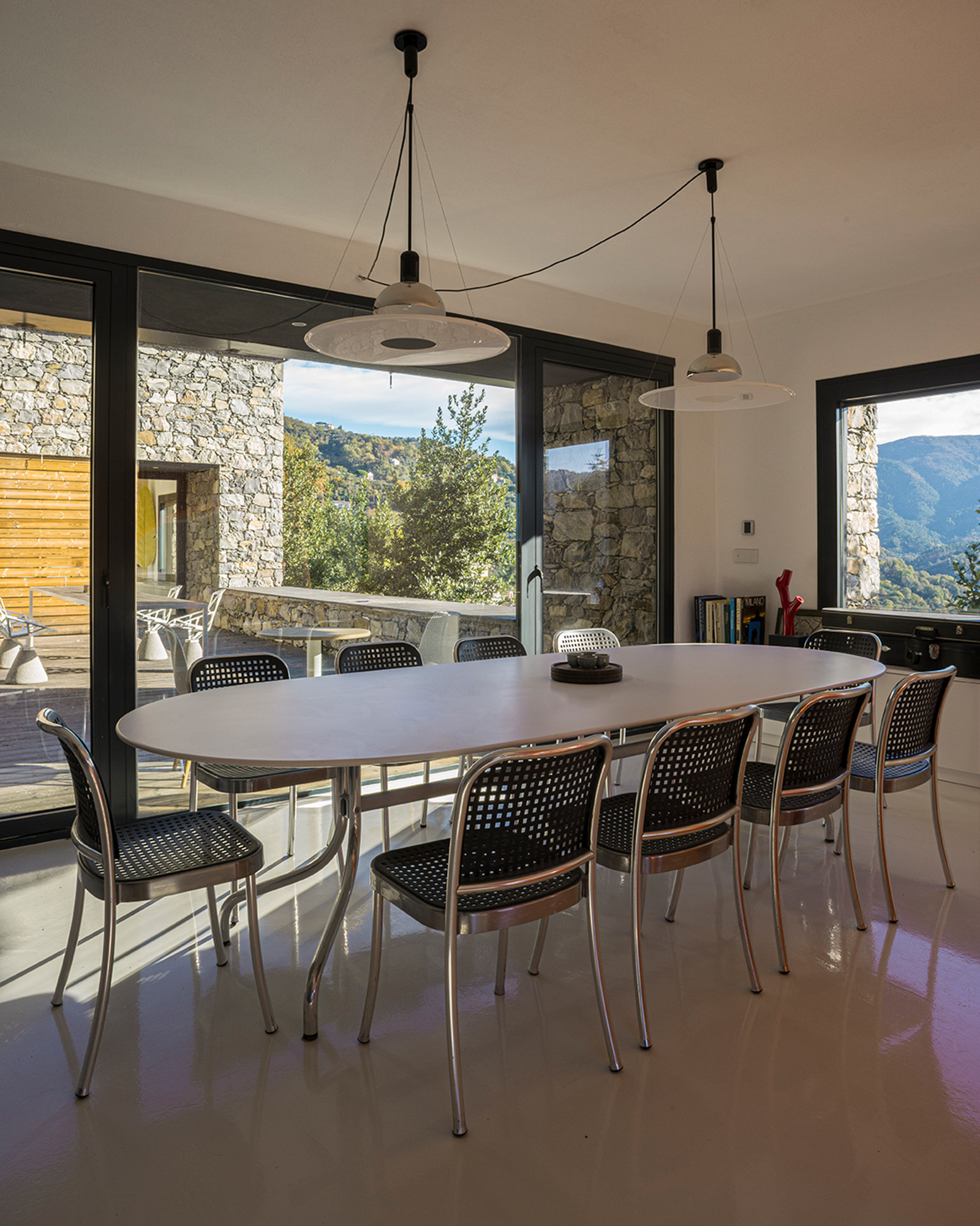 casa-rufo_villa_chiavarese-liguria-italy_interior-dining-table.jpg