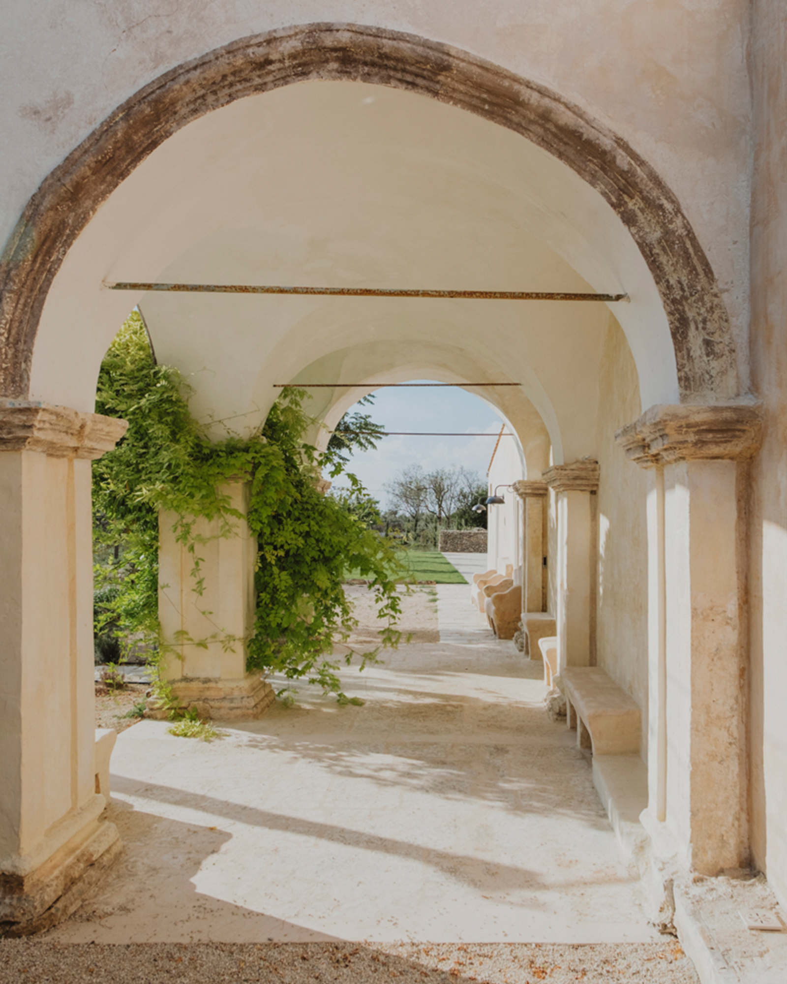 villa-prete_estate_puglia-italy_exterior-archs.jpg
