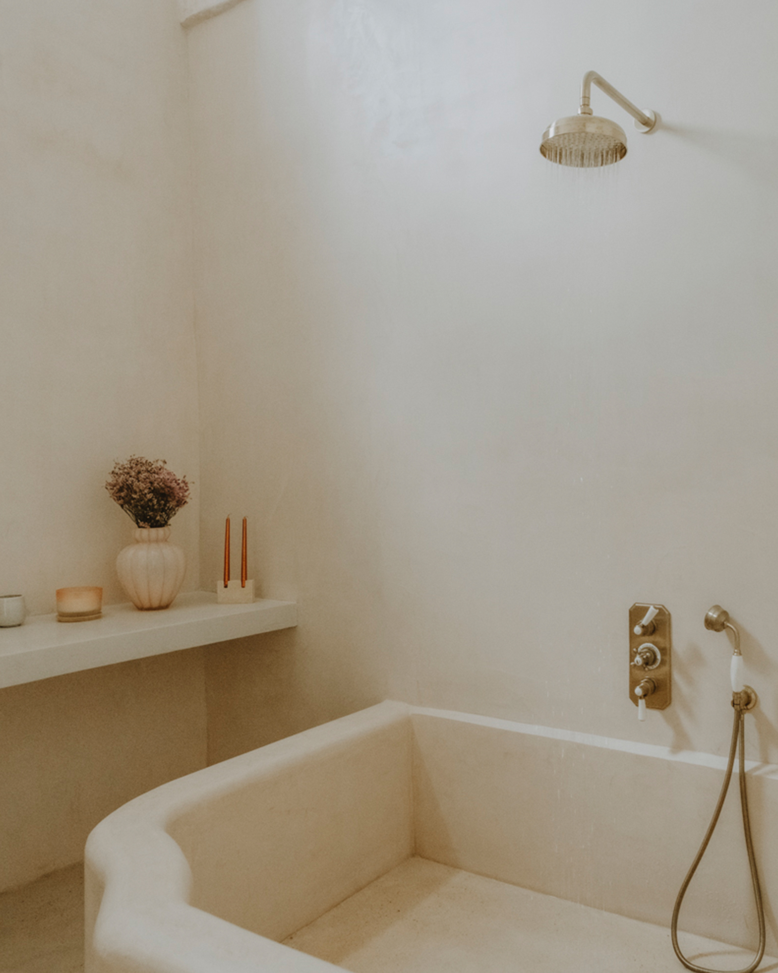 villa-prete_estate_puglia-italy_interior-bath.jpg
