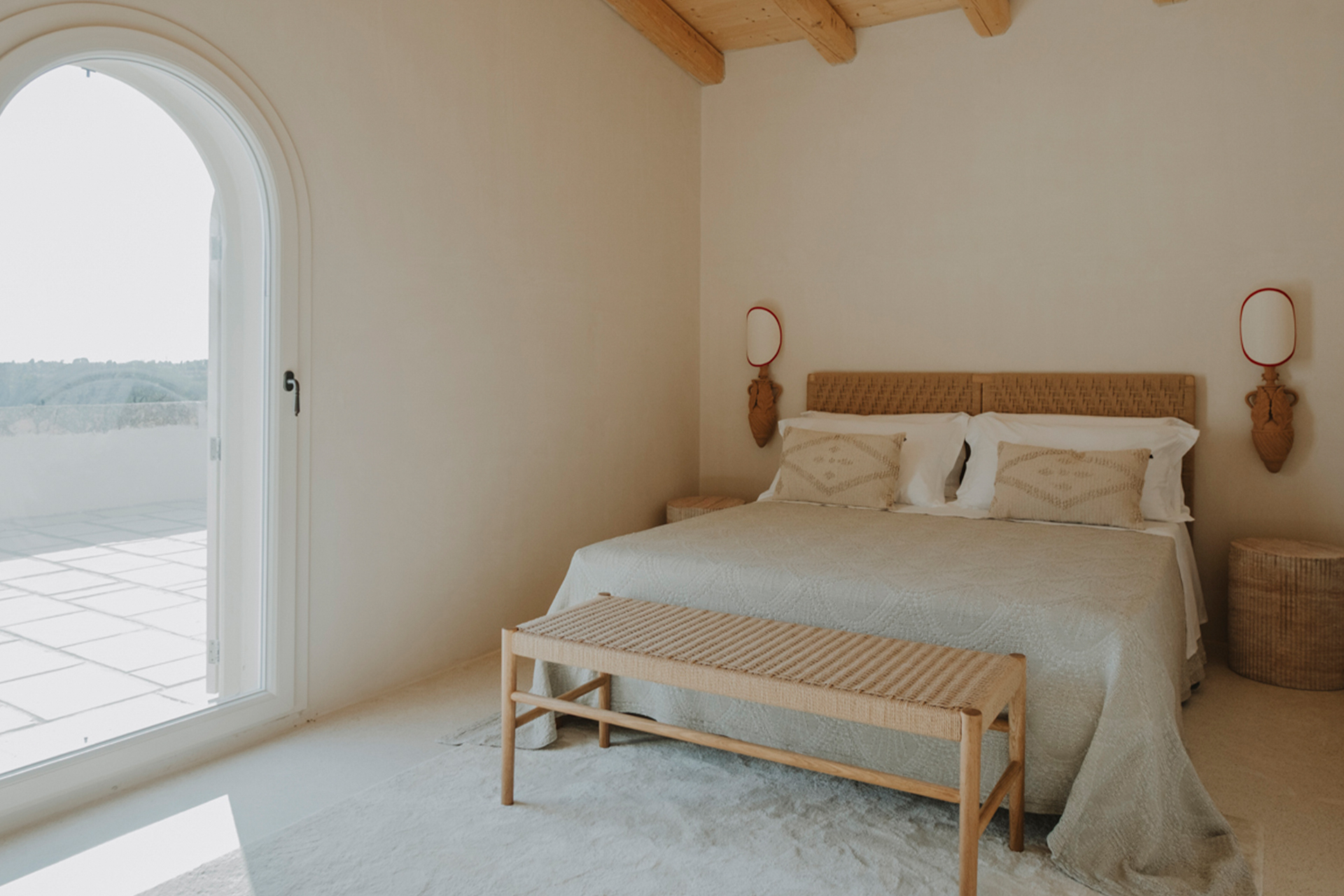 villa-prete_estate_puglia-italy_interior-bed-room.jpg
