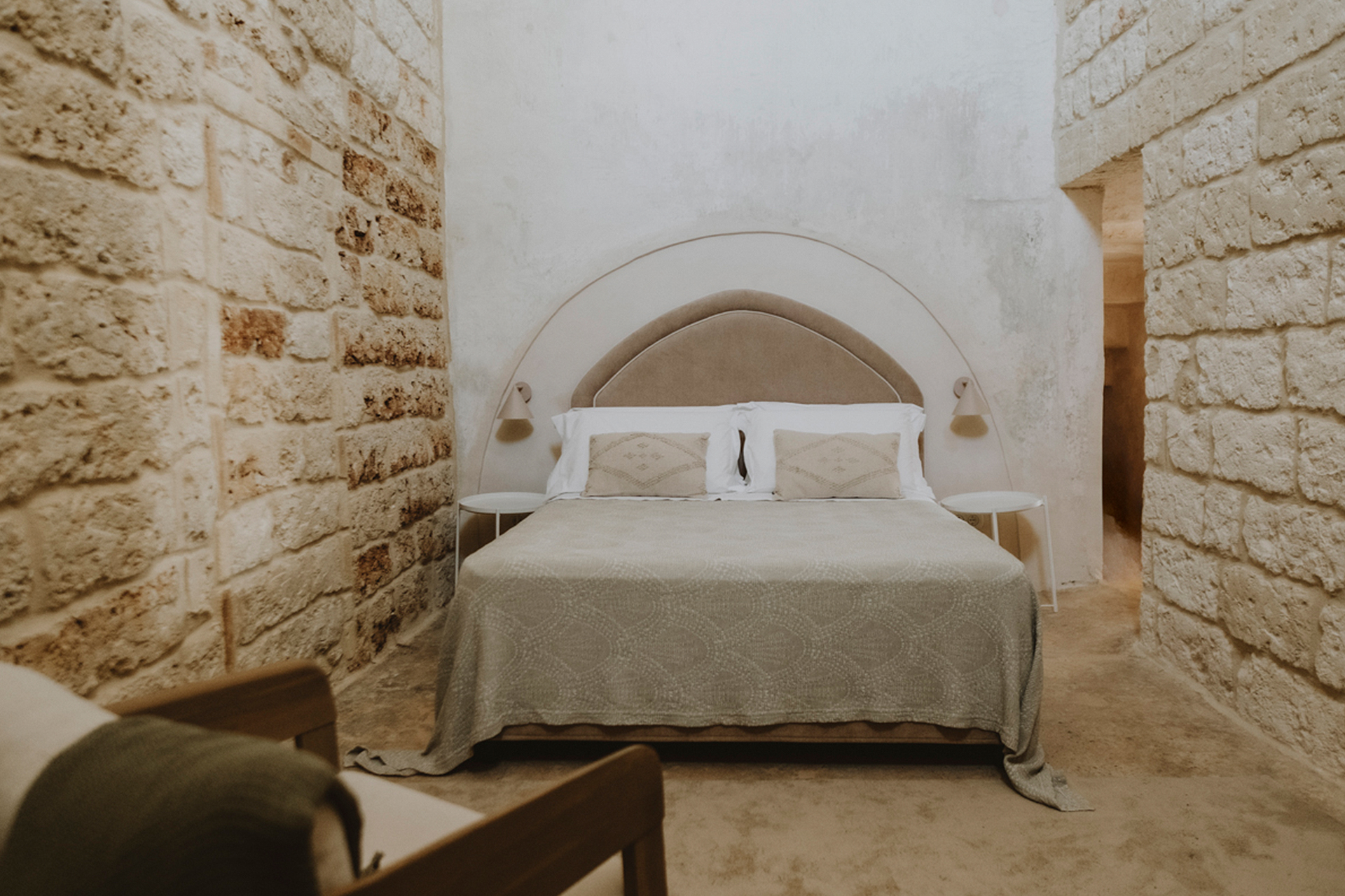 villa-prete_estate_puglia-italy_interior-bedroom-design.jpg