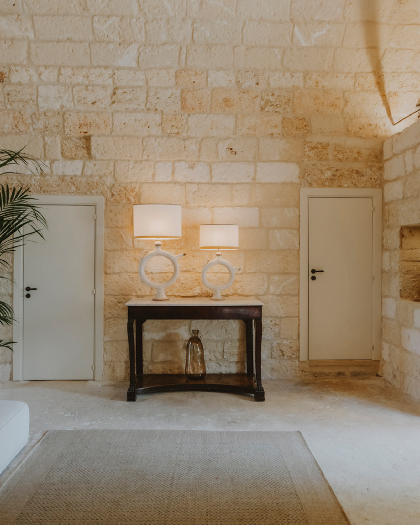villa-prete_estate_puglia-italy_interior-detail-lamps.jpg