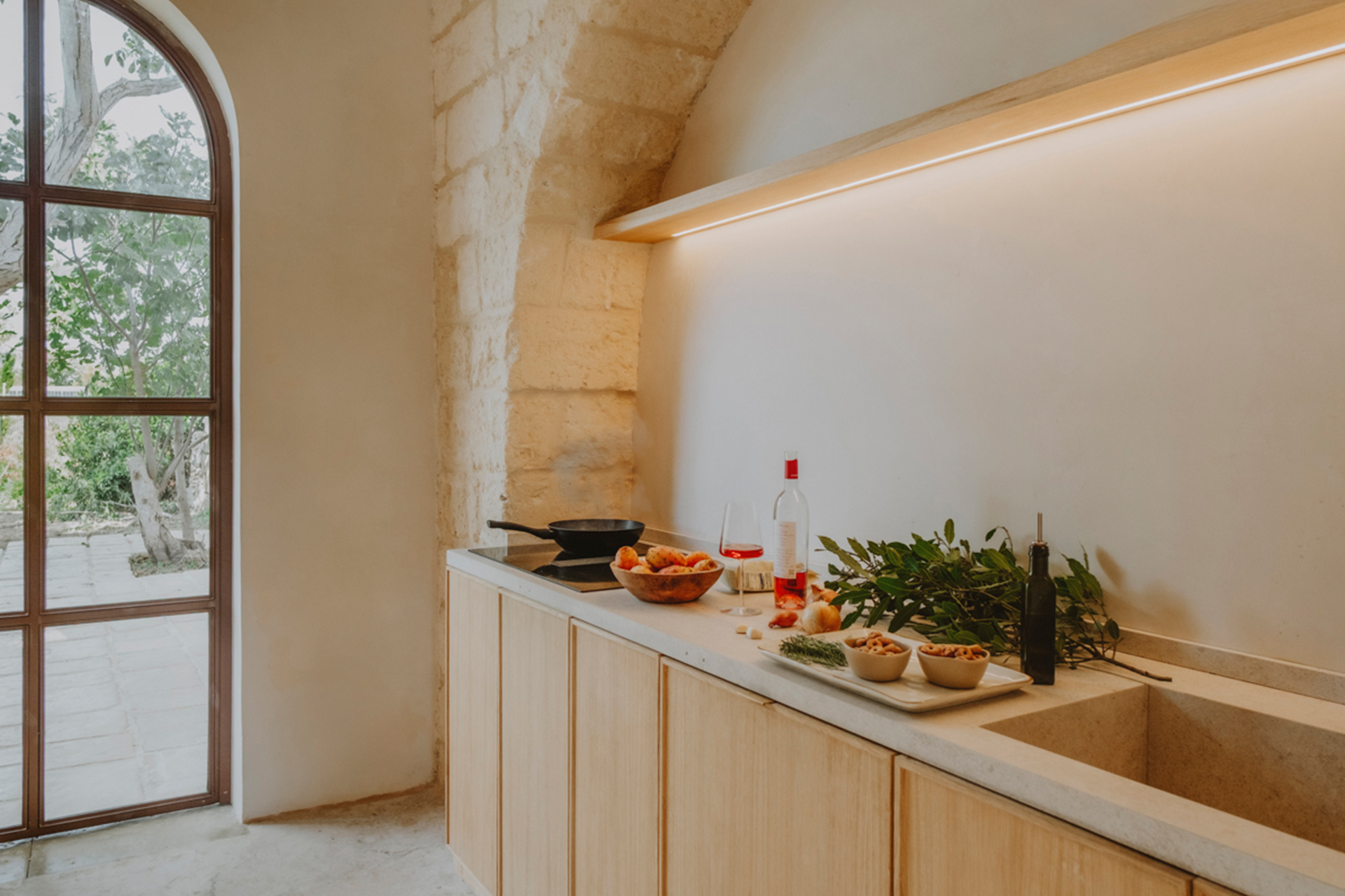 villa-prete_estate_puglia-italy_interior-kitchen-design.jpg